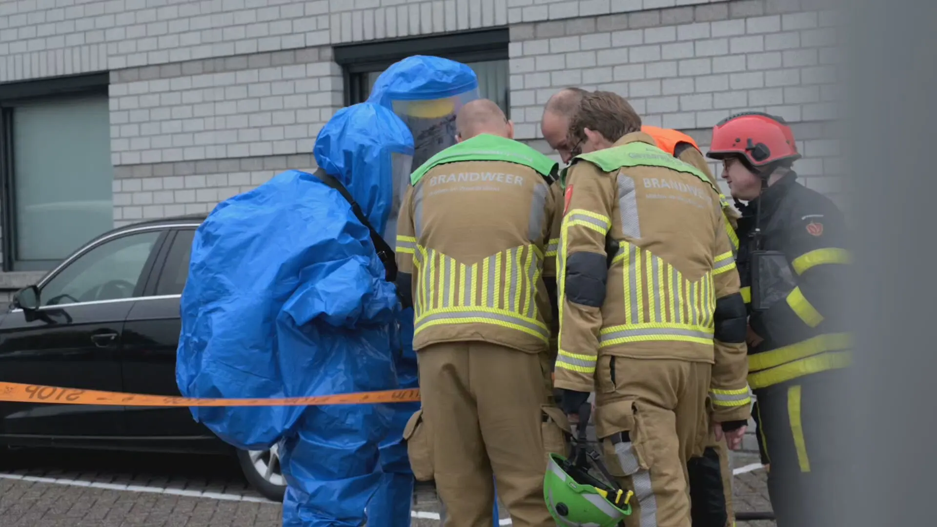 Politiemedewerkers onwel door mogelijk giftige dampen, bureau ontruimd