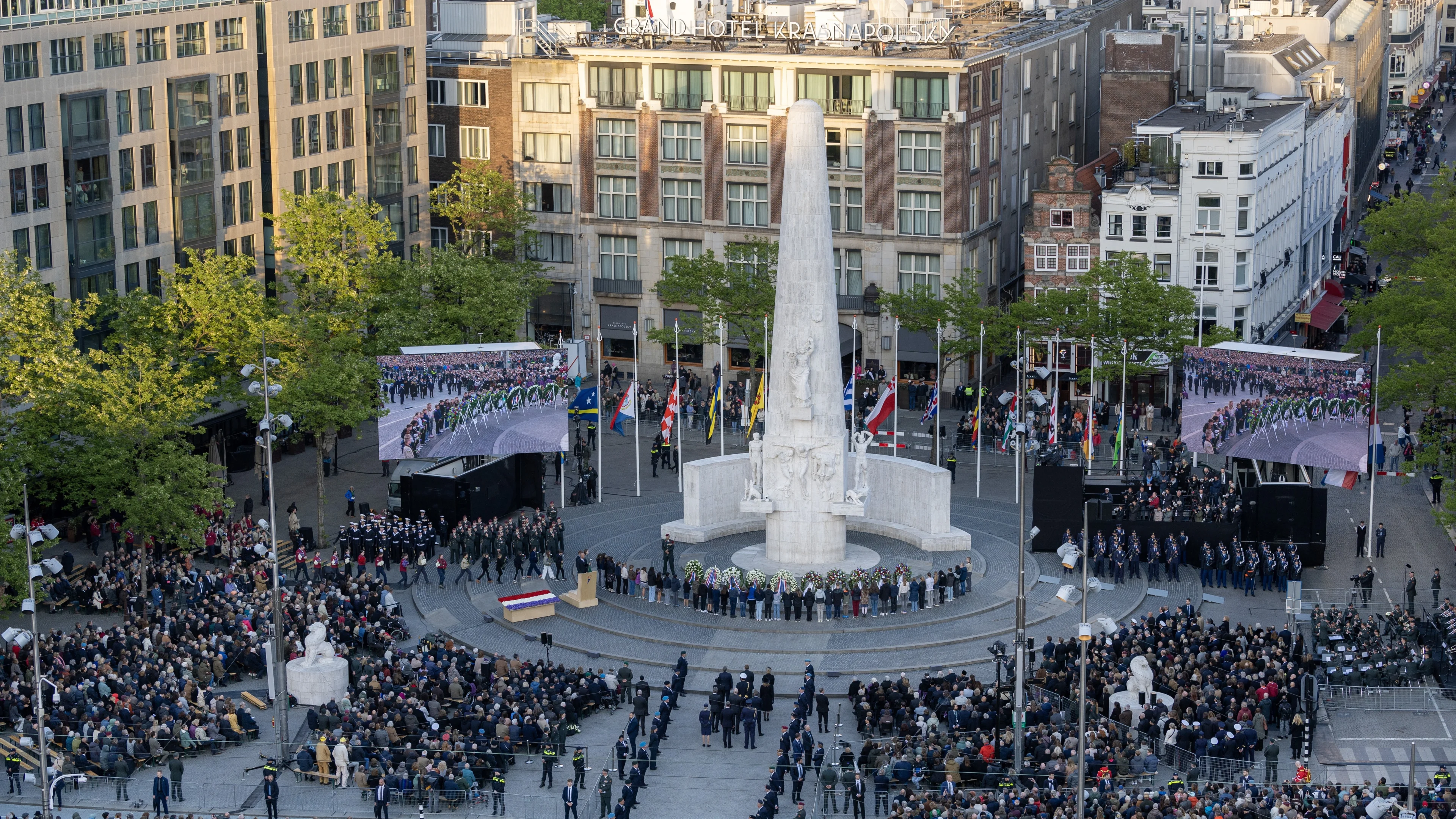 Zes mensen opgepakt rond dodenherdenking op de Dam