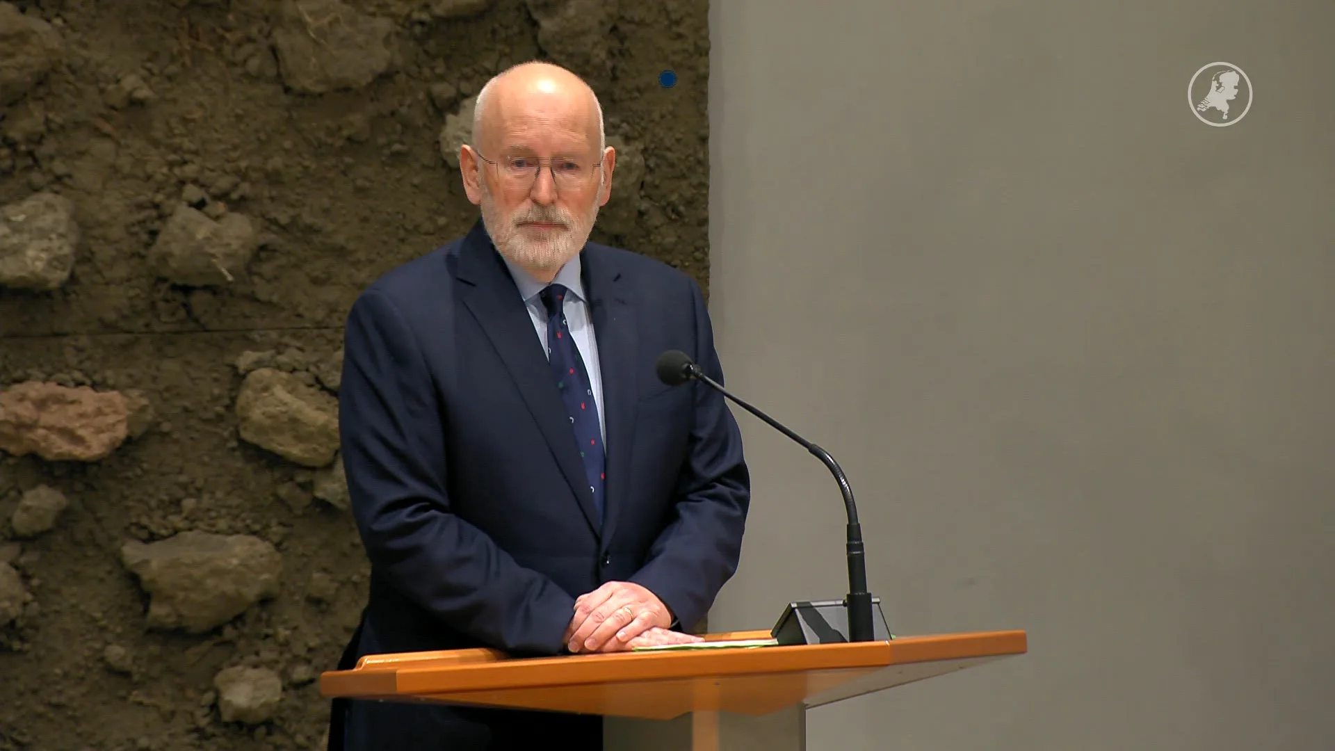 Wilders en Timmermans clashen hard in lintjes-debat