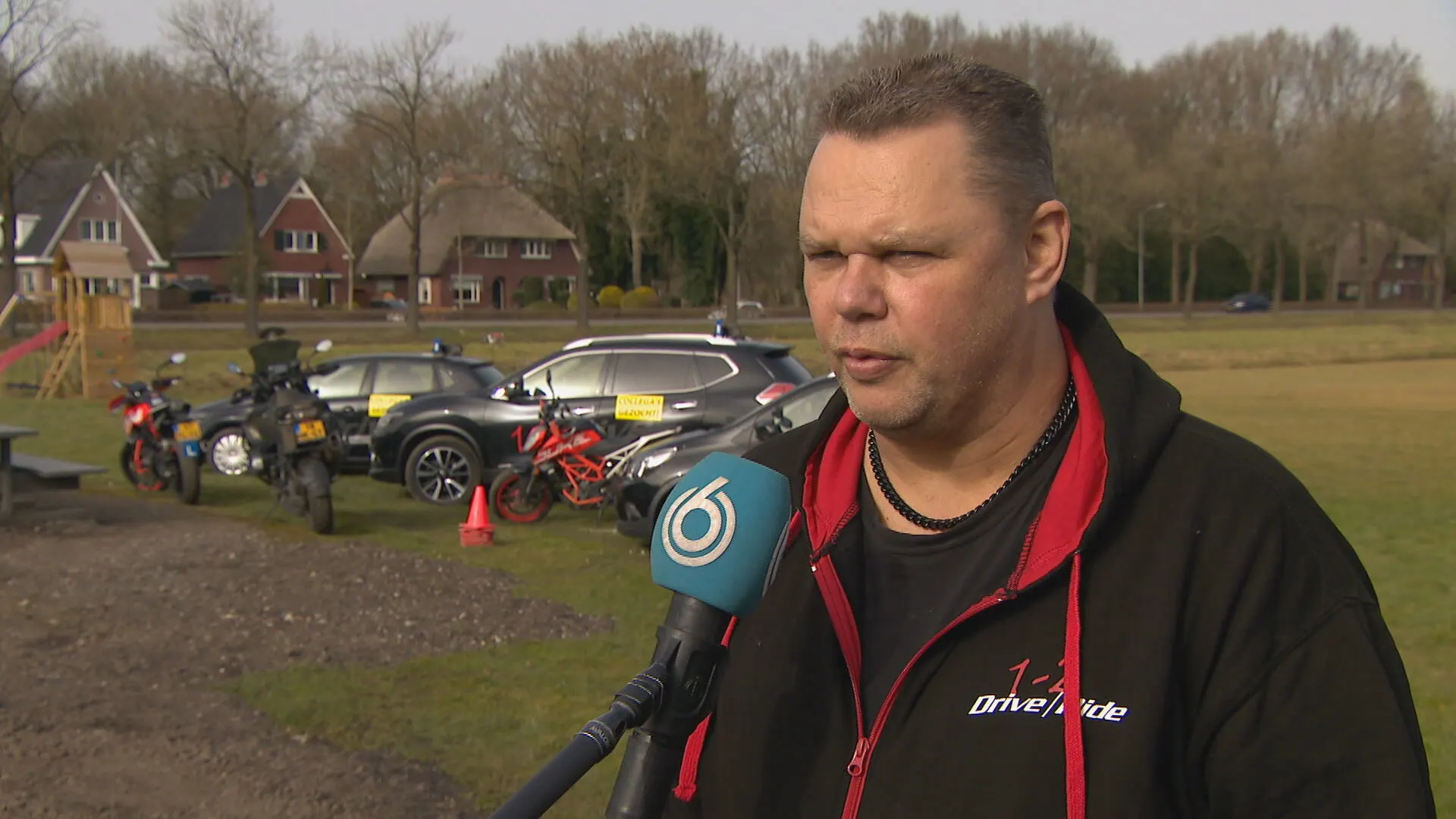 Rijschoolhouder Marcel wil minimumprijs voor rijles: 'Ik houd niets over om te sparen'