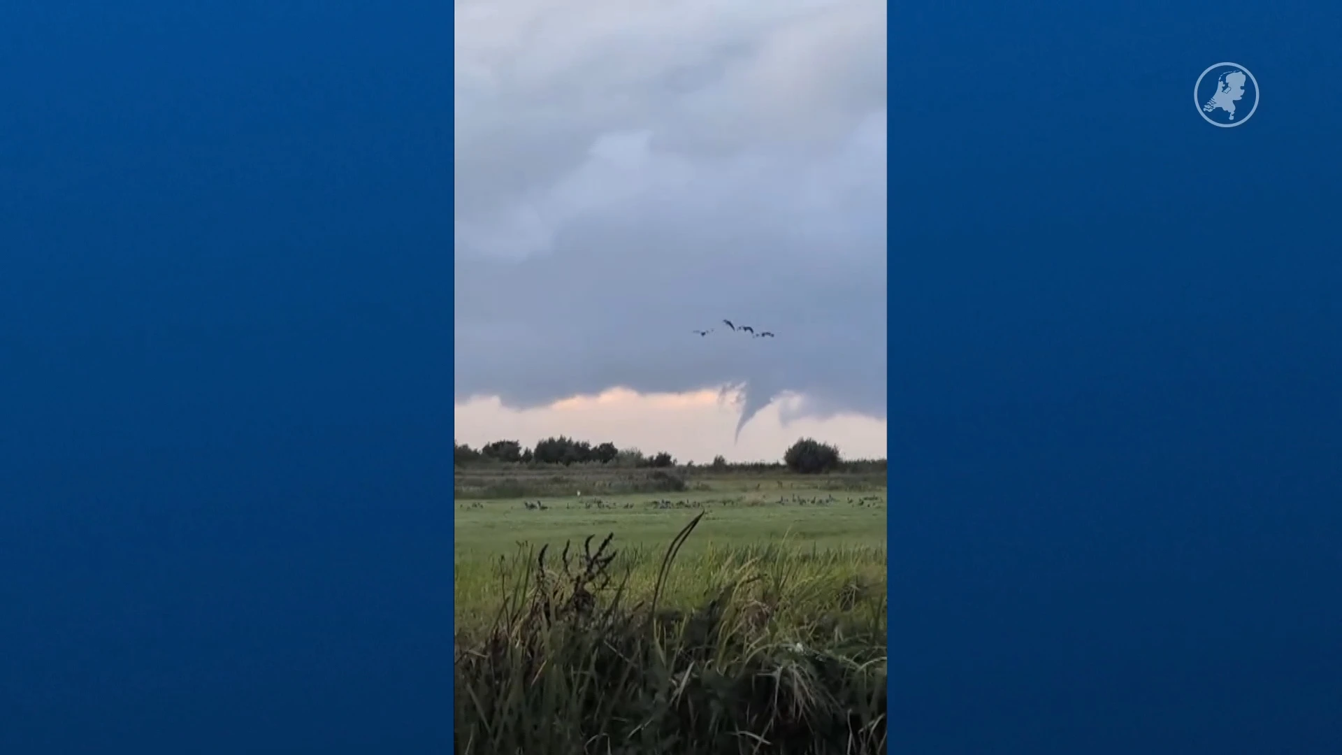 ZIEN: tornado gefilmd in Friesland