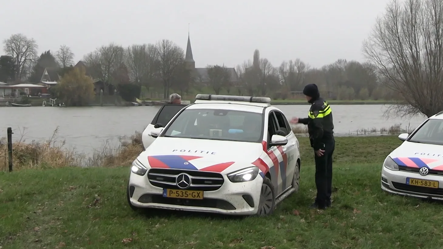 In kanaal gevonden man blijkt omgebracht, politie deelt foto's: 'Wie mist iemand?'
