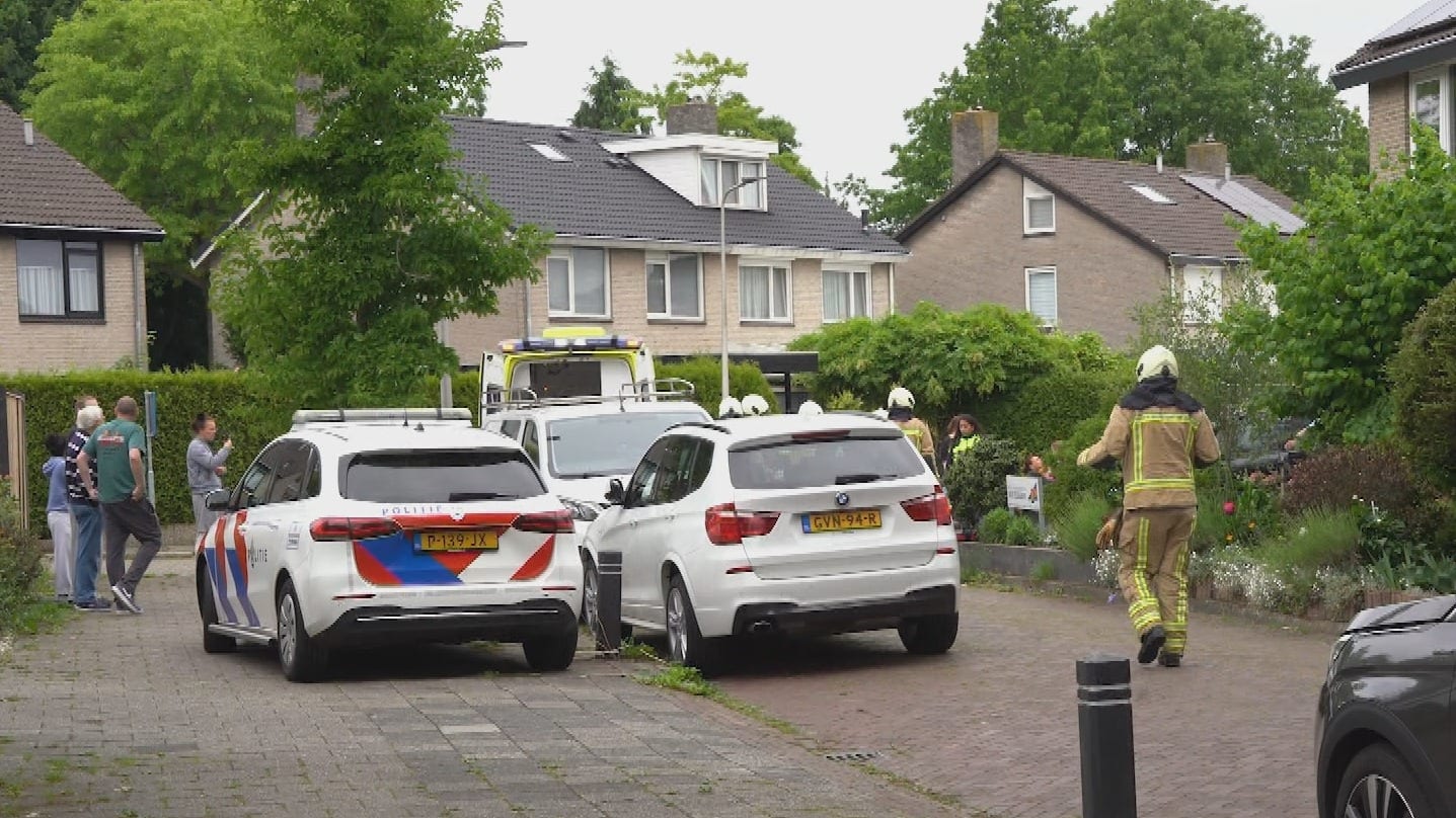 Kindje bedolven onder vallende muur, met spoed naar ziekenhuis