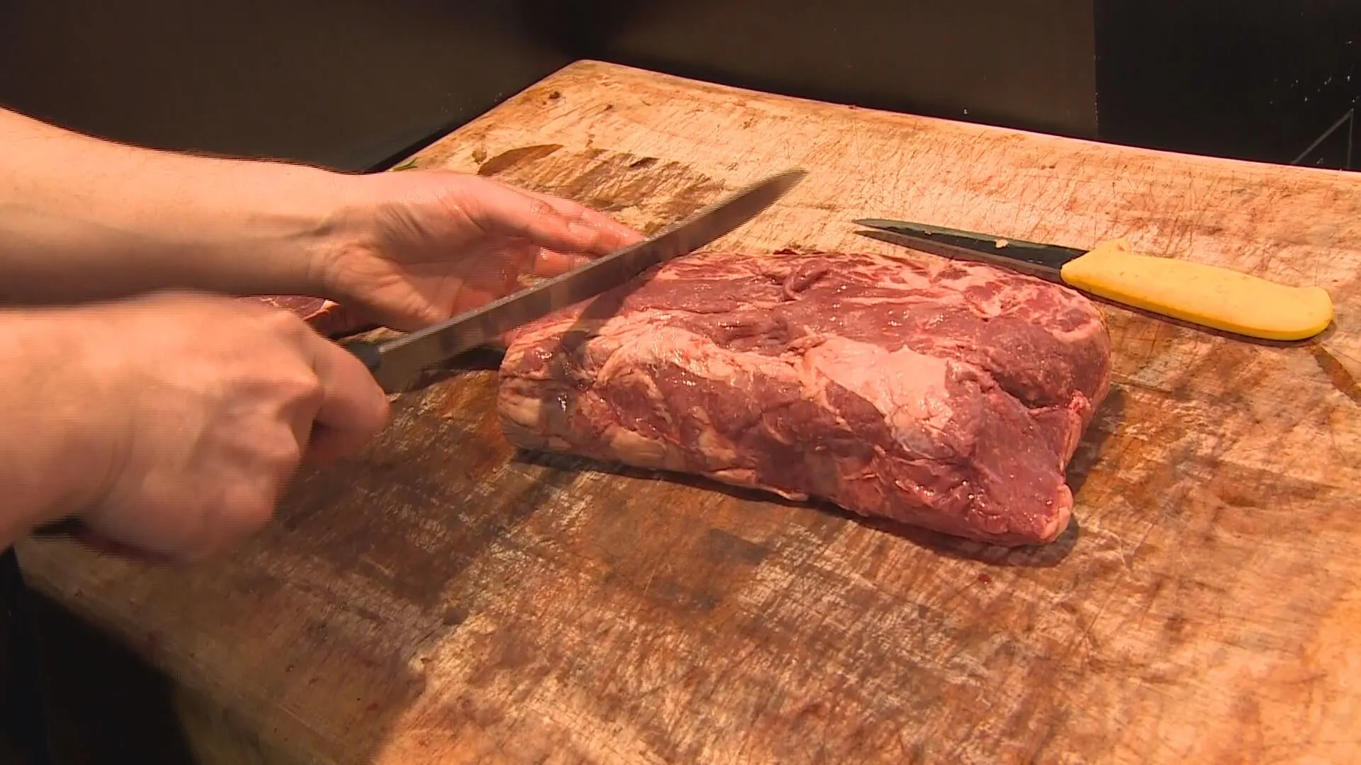 Slagers spinnen garen bij eerste echte barbecueweekend van het jaar