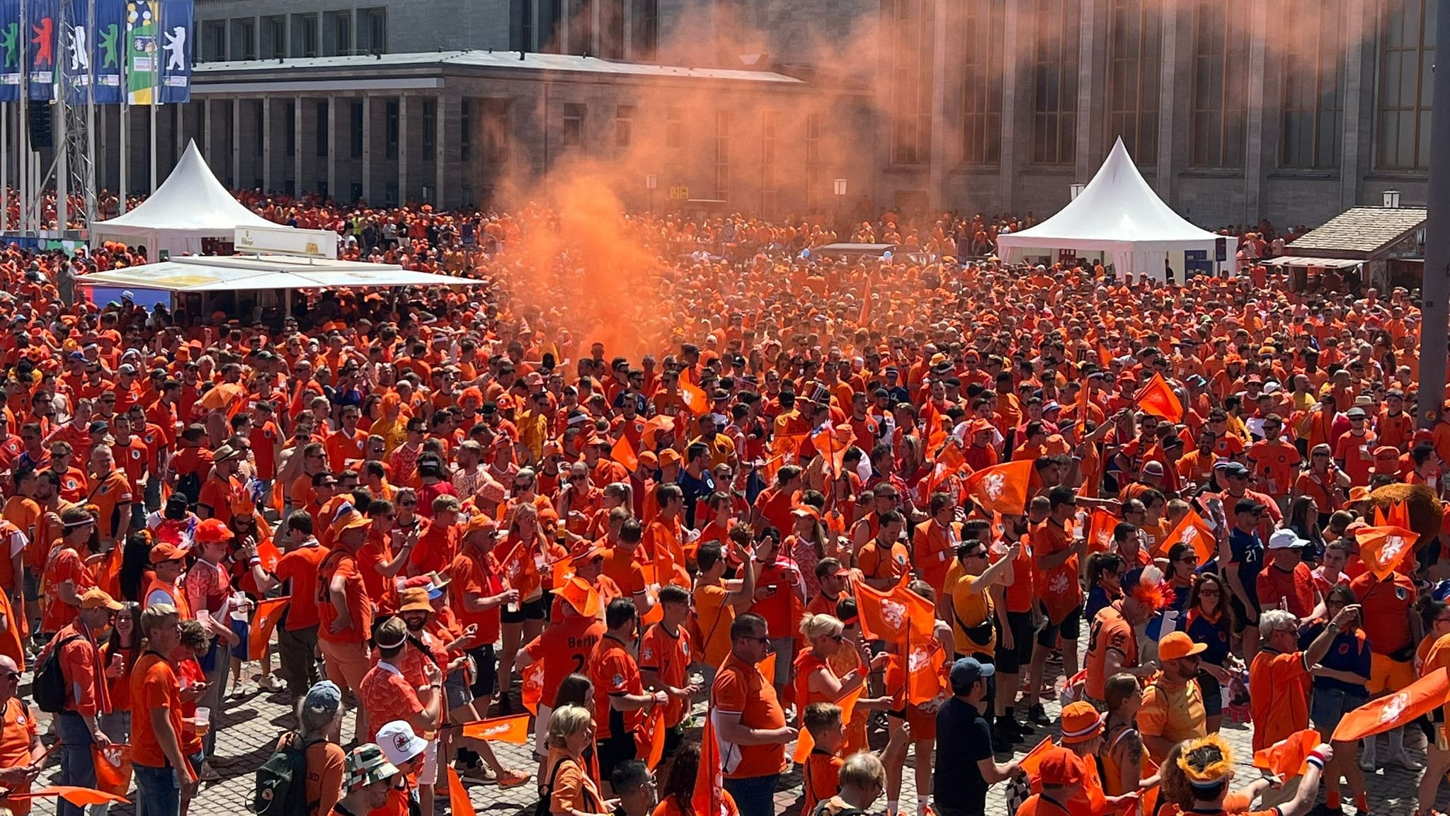 Oranjefans in Berlijn opgelet: nu nog zomers warm, maar vanavond onweer