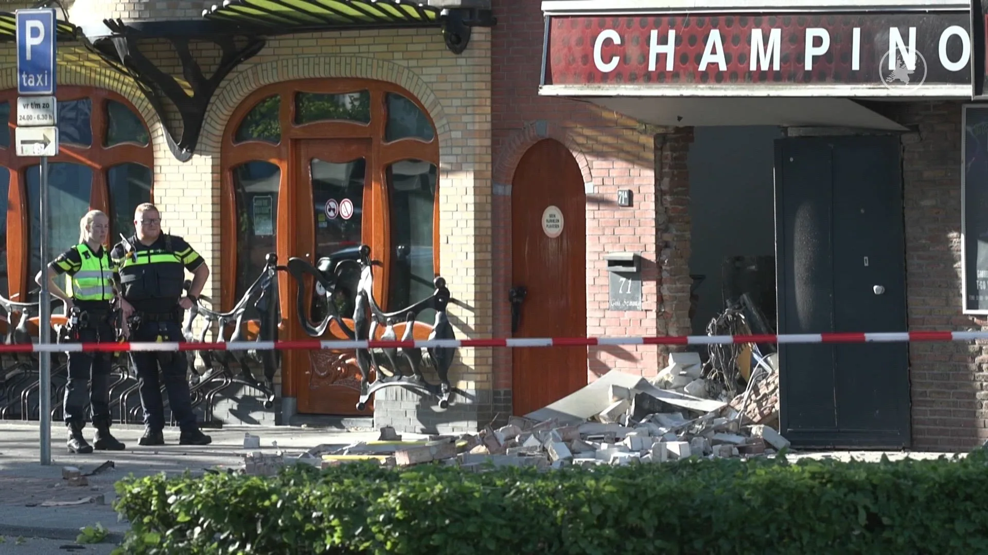 Grote ravage na plofkraak op geldautomaat in Drachten