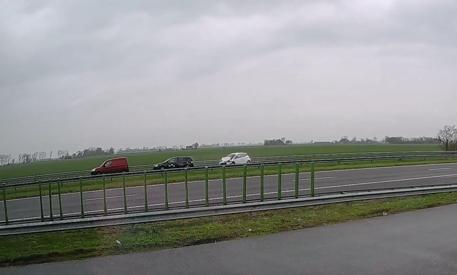 Ongeluk op A7 bij Bolsward vastgelegd op dashcam