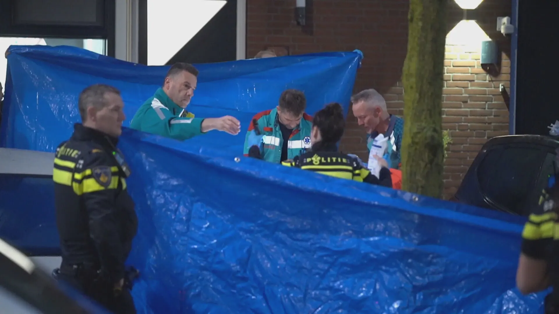 Man (20) overleden in Rotterdam, vijf verdachten aangehouden