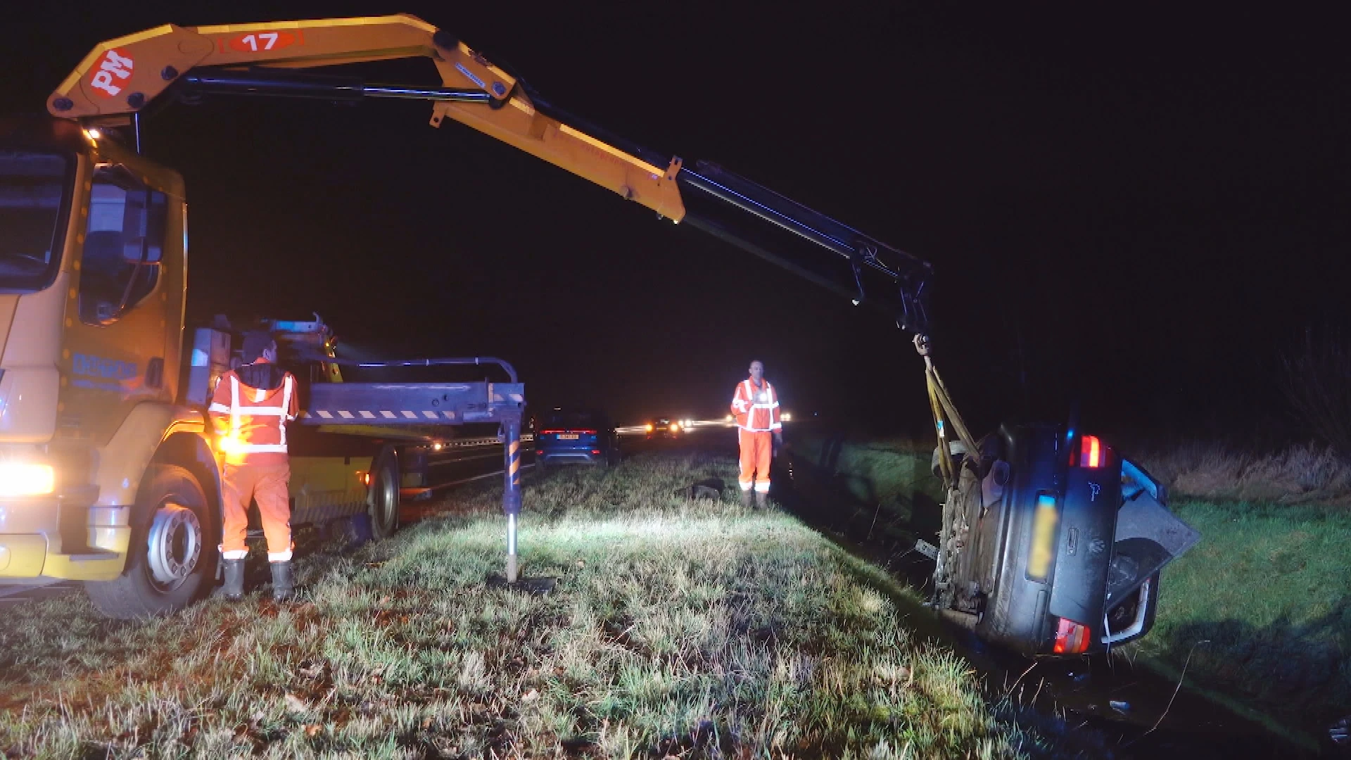 Hond vlucht uit auto na ongeluk, wordt daarna doodgereden op N377