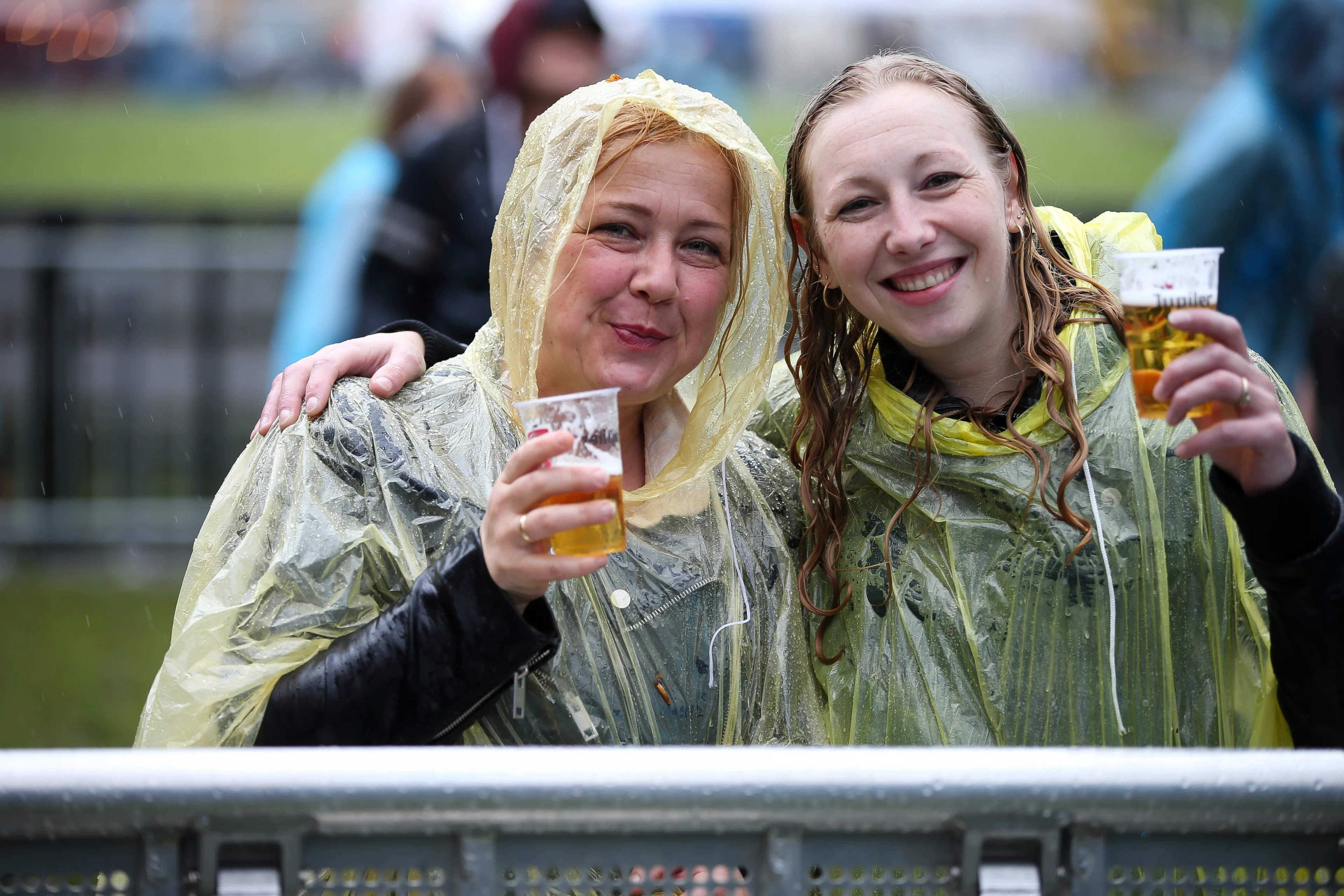 Zwolle stilgelegd, Groningen ontruimd: dramatisch weer legde bevrijdingsfestivals even plat