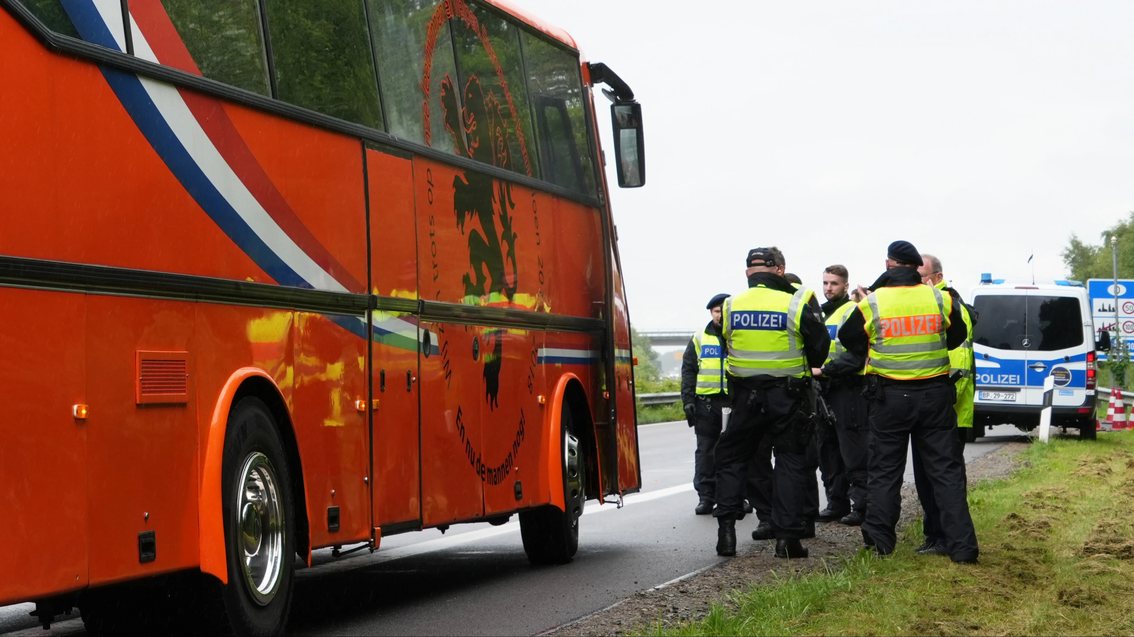 Tientallen aanhoudingen bij EK-controles aan Nederlandse grens