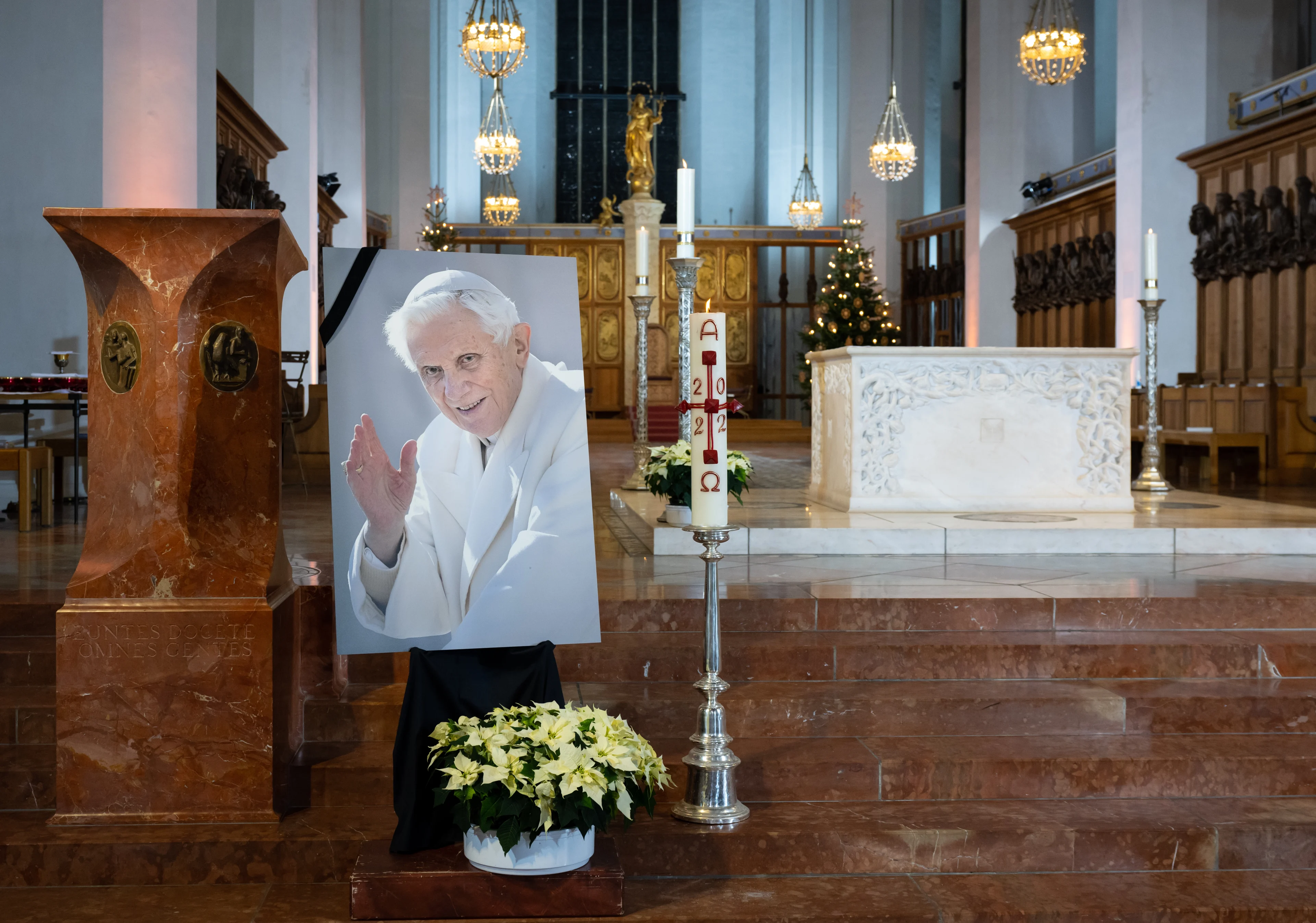 Priester Bodar: 'Paus emeritus Benedictus XVI signaleerde seksueel misbruik in de kerk'