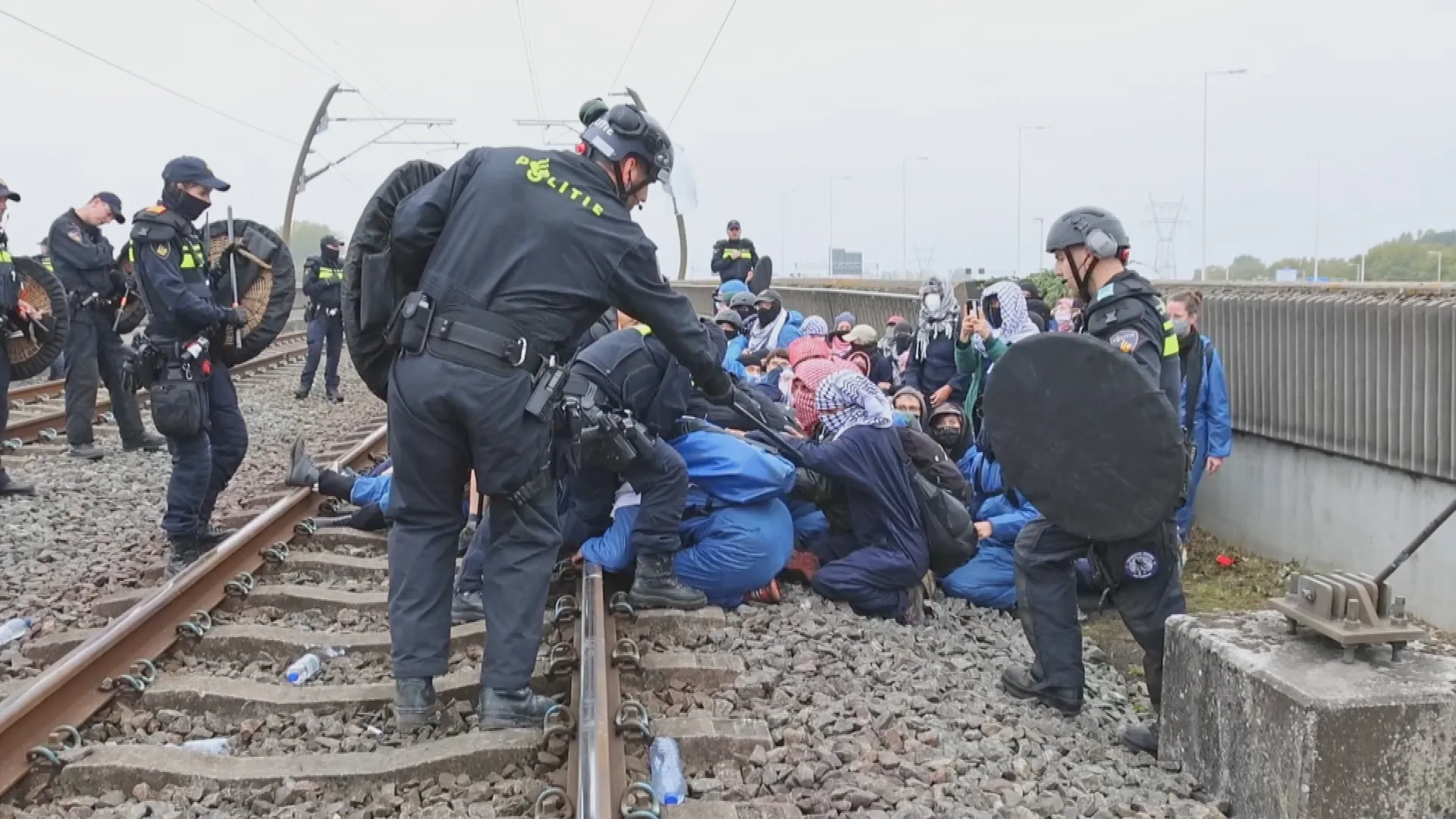 Staatssecretaris over bezetting spoor bij Rotterdam: 'Volstrekt onaanvaardbaar'