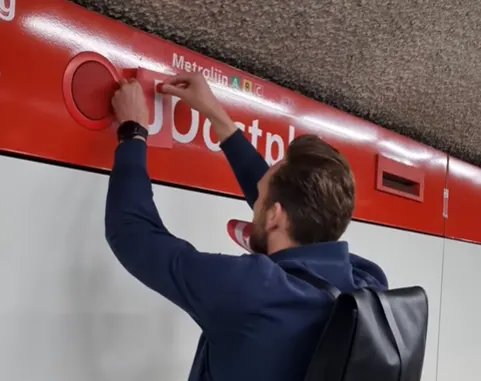 Rotterdamse metro krijgt Joost Klein-halte: 'RET-humor'