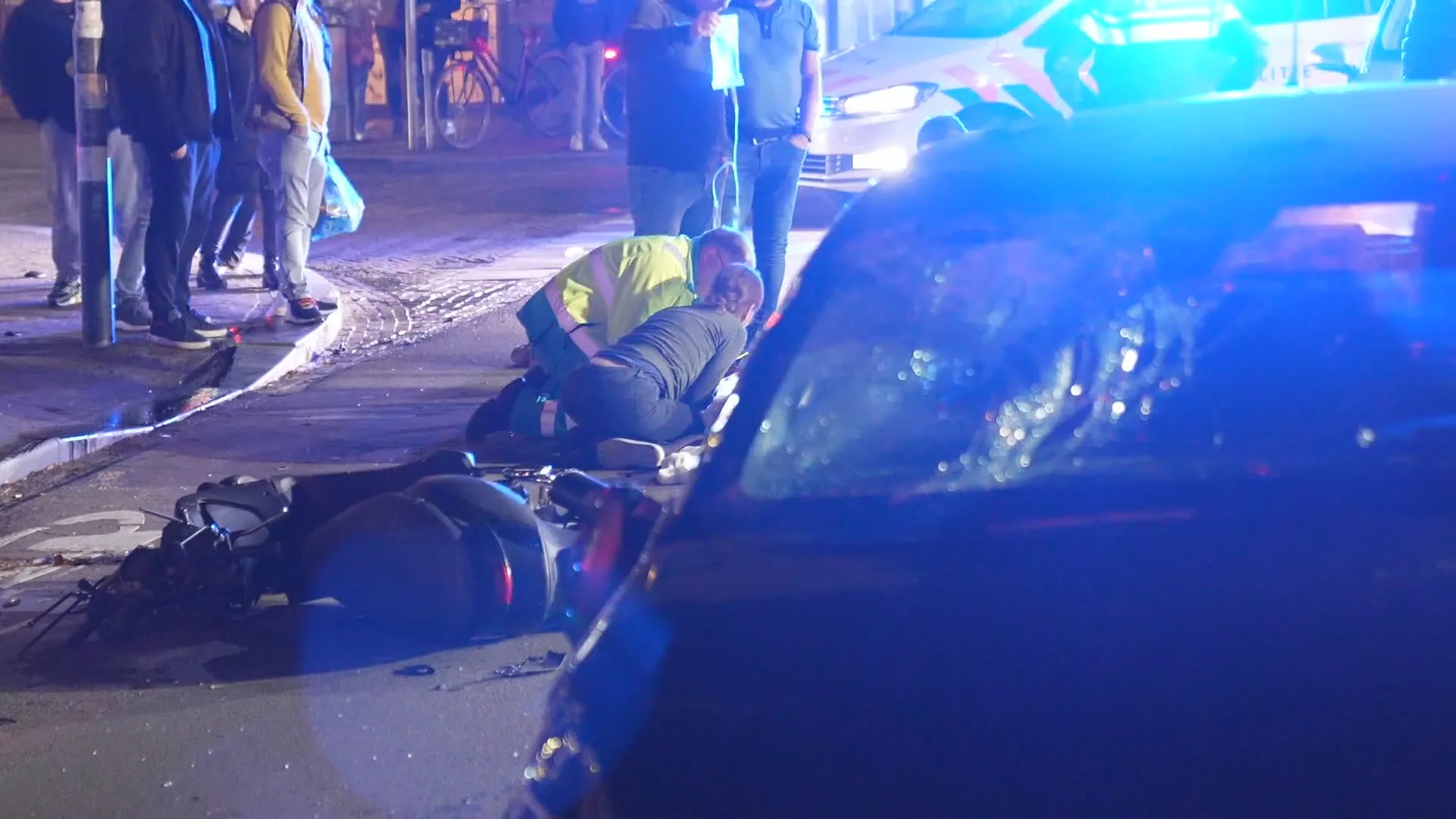 Twee gewonden bij ernstig ongeval in Oss: auto gaf flink gas bij oranje licht