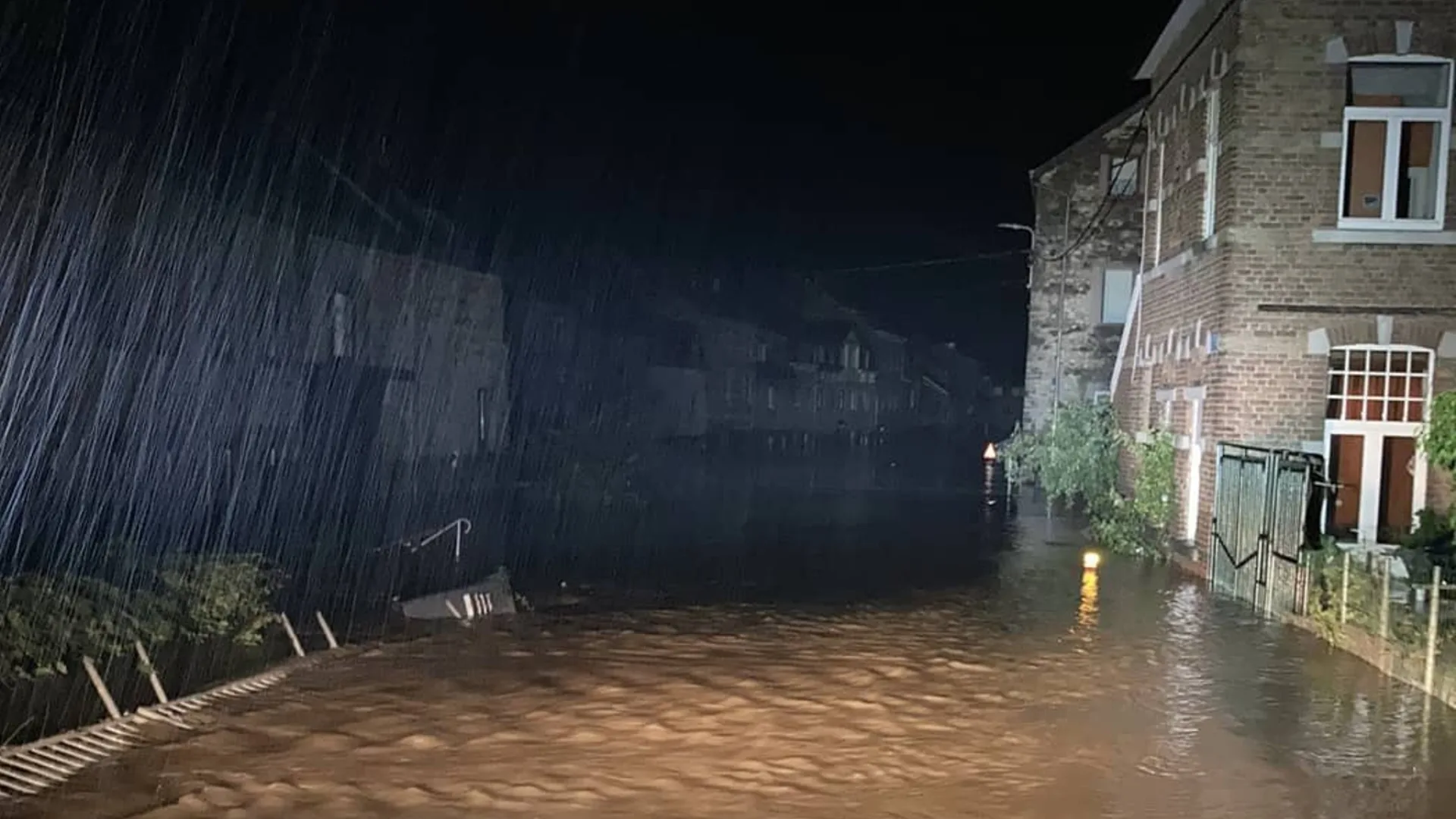 Reddingsbrigade Hoorn schiet te hulp in Luik: 'Een bijzondere situatie'