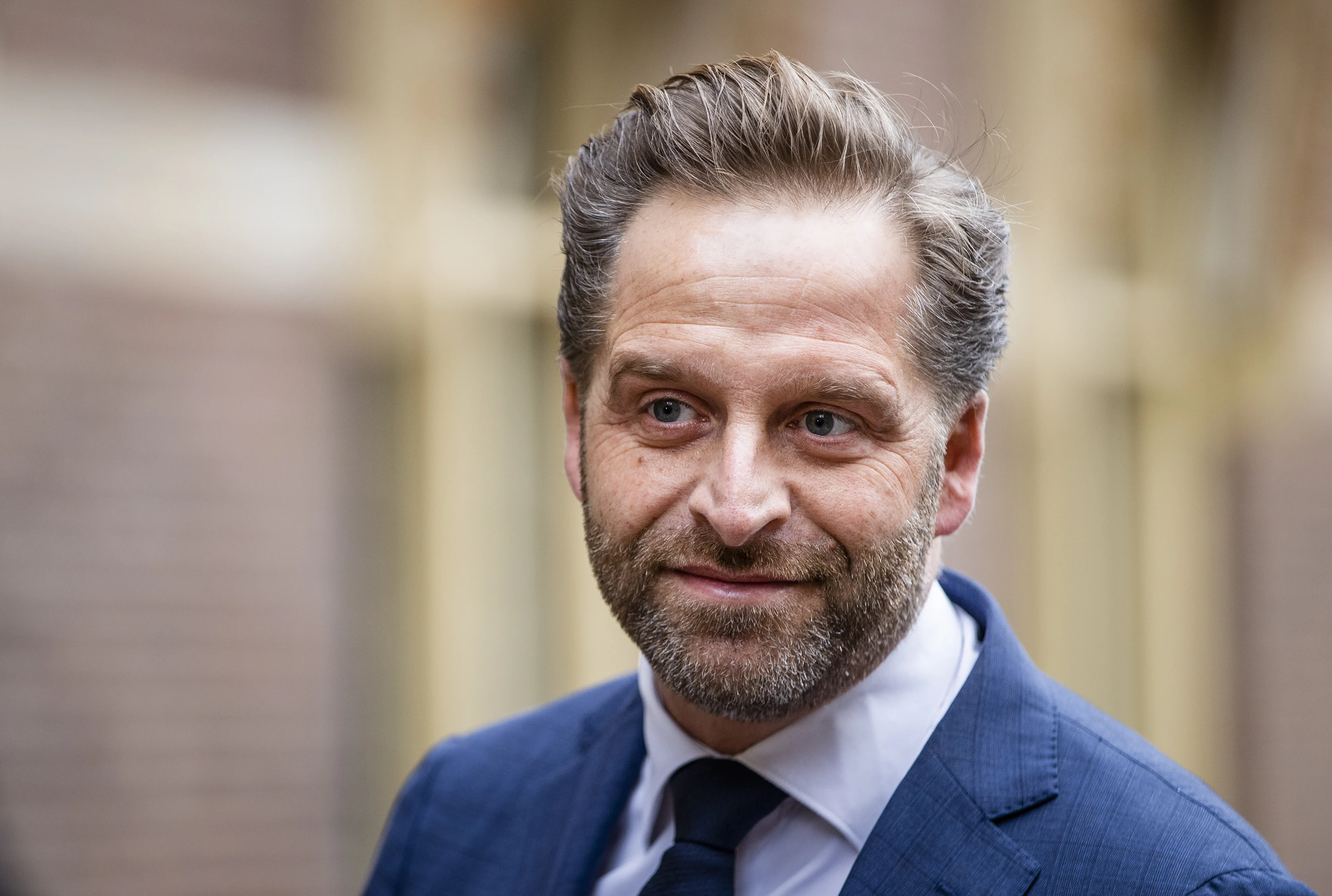 Minister De Jonge wil korte metten maken met gesteggel tussen provincie en gemeente over woningbouw