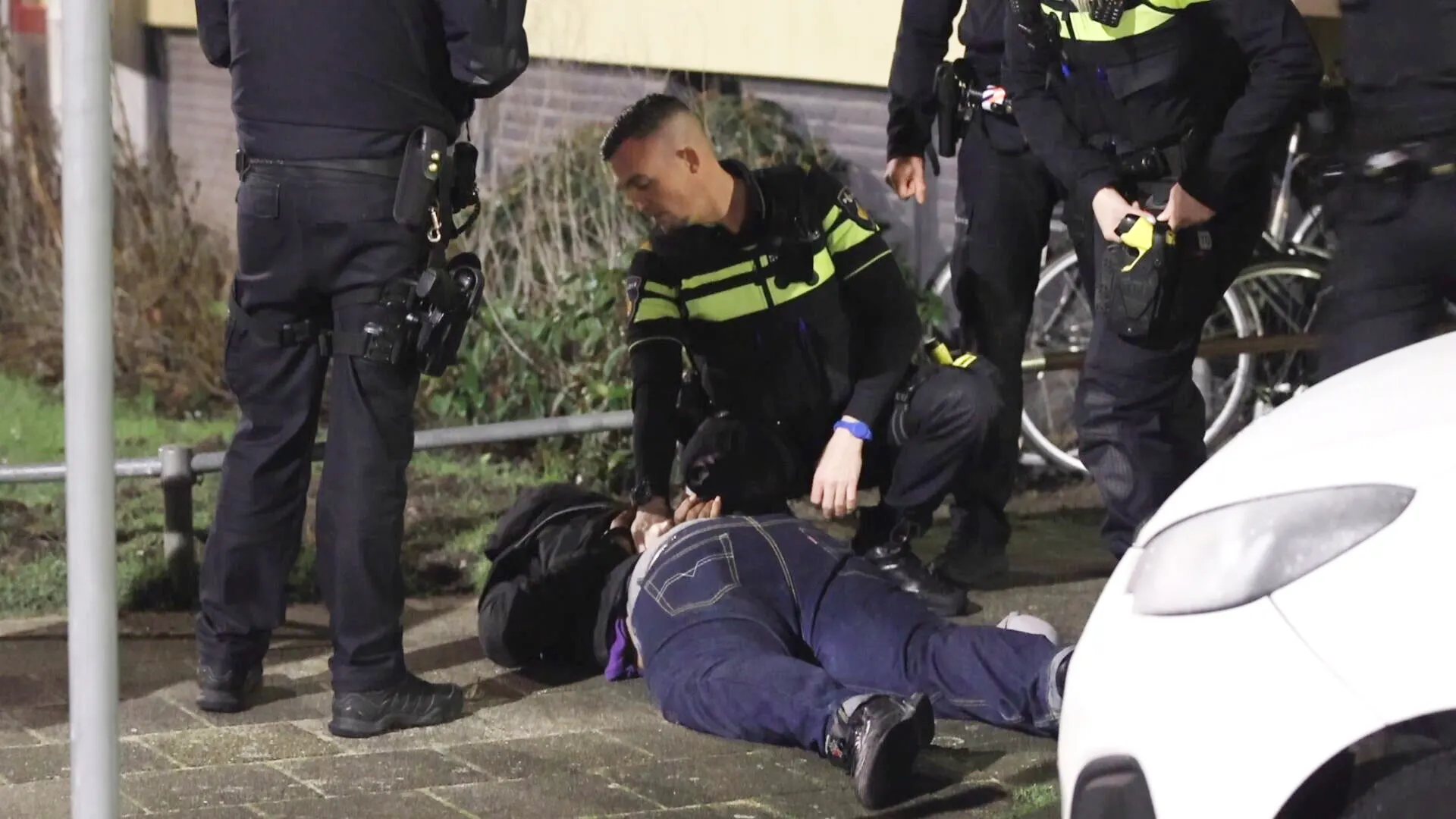 Agenten gewond tijdens aanhoudingen bij vechtpartij in Den Haag