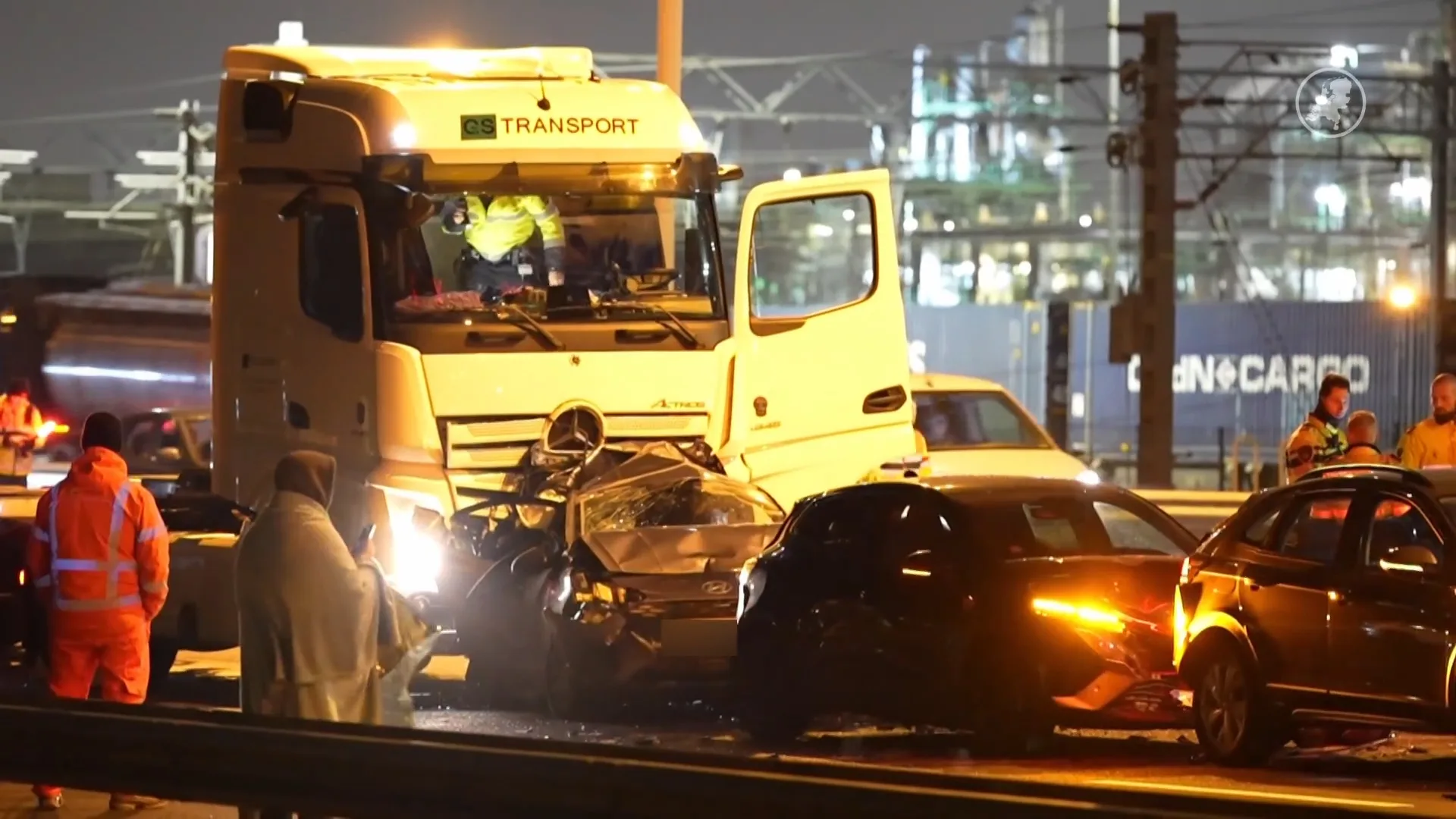 Zeven gewonden bij ongeluk met vijf auto's op A15 bij Spijkenisse
