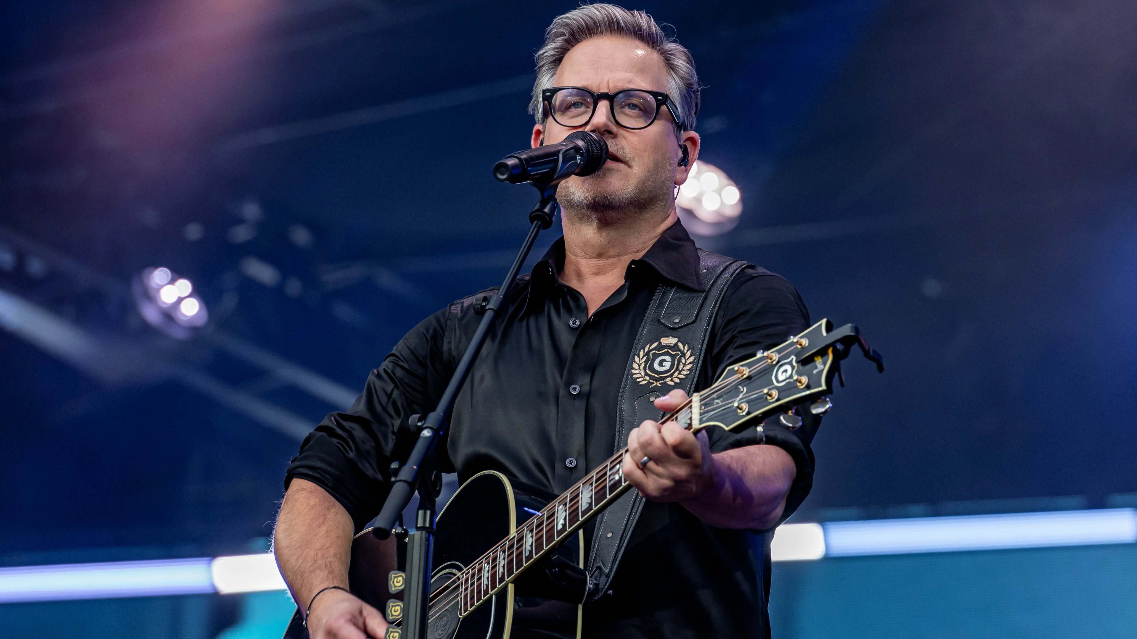 Koninklijke onderscheiding voor Guus Meeuwis na concertenreeks