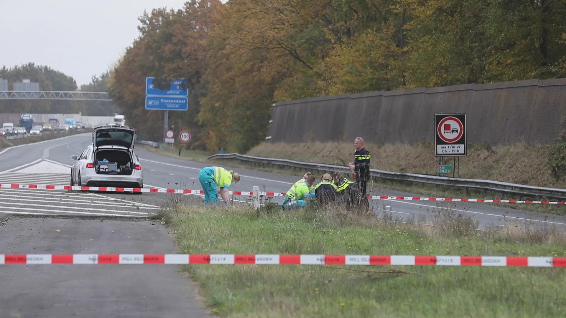 Politie schiet om vluchtende automobilist op A58 te pakken, snelweg deels afgesloten 