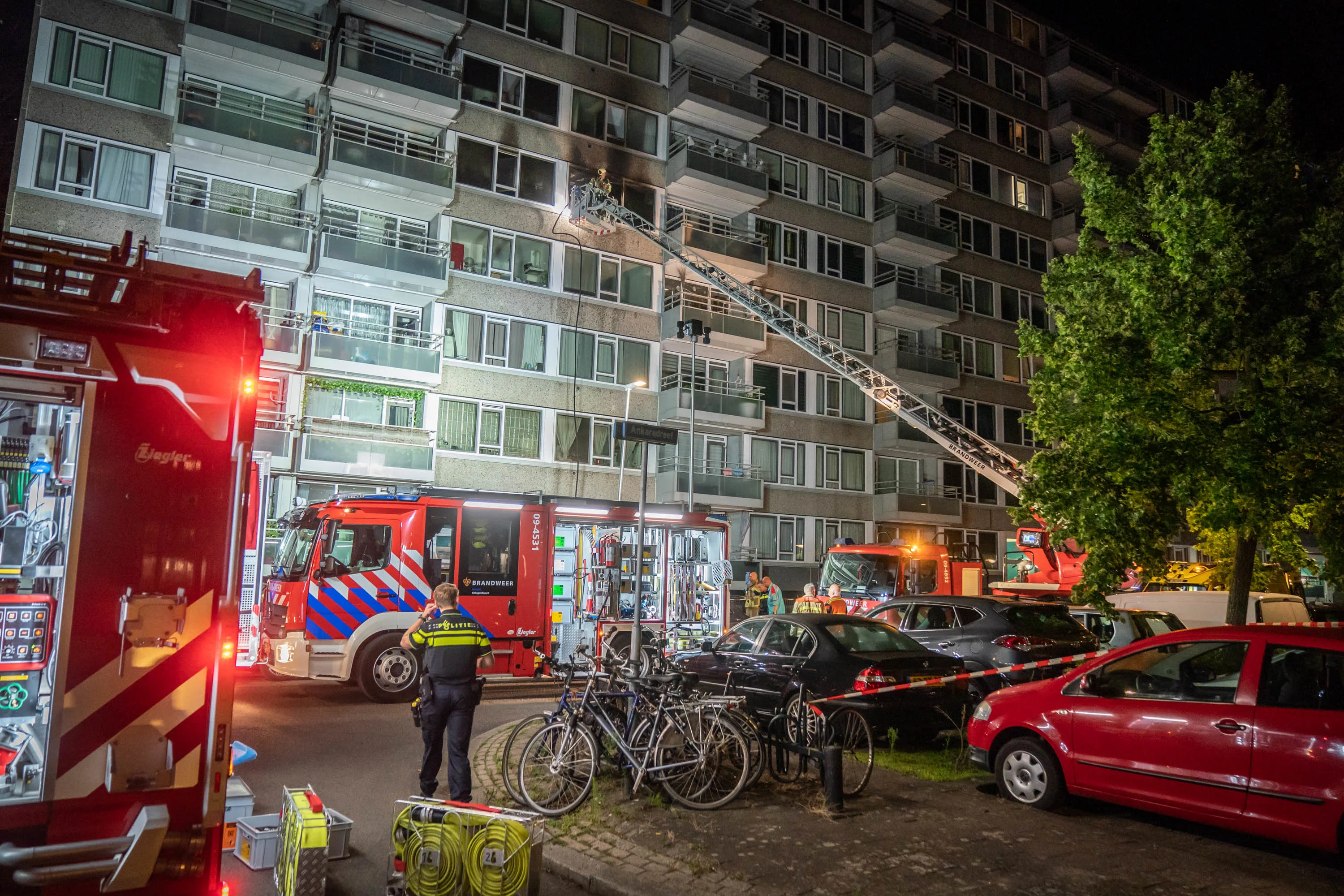 Vrouw komt om het leven bij flatbrand in Utrecht