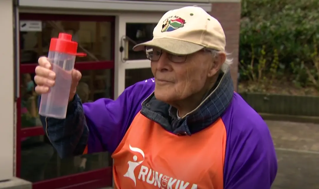 Nederlandse 'Captain Tom' loopt blokjes om voor KiKa