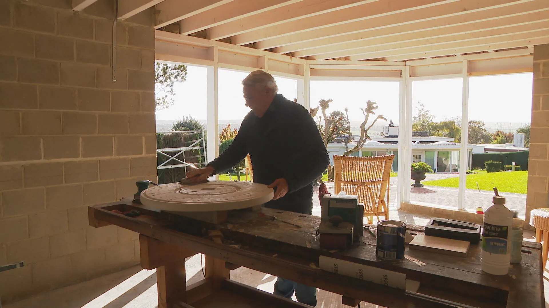 Jos kreeg vergunning voor bouw tuinhuis, maar moet hem nu toch afbreken