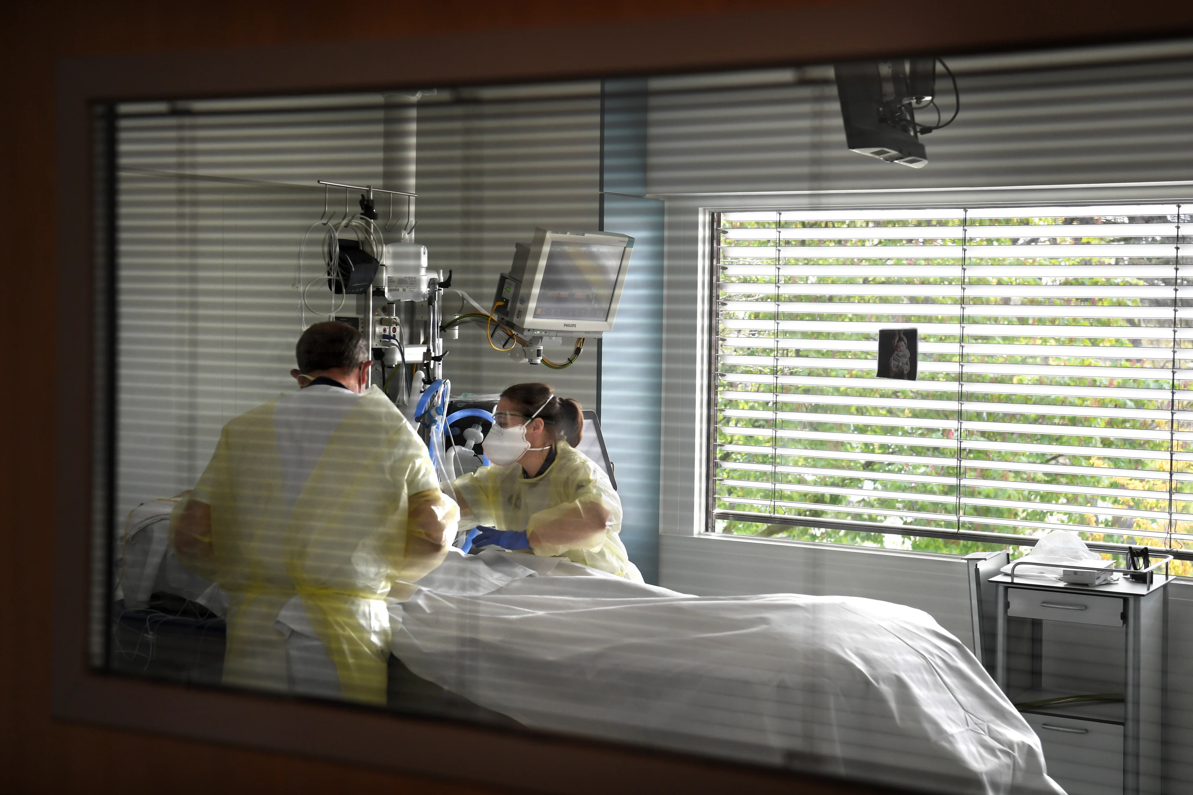 LIVEBLOG | Aantal coronapatiënten in ziekenhuizen stijgt weer