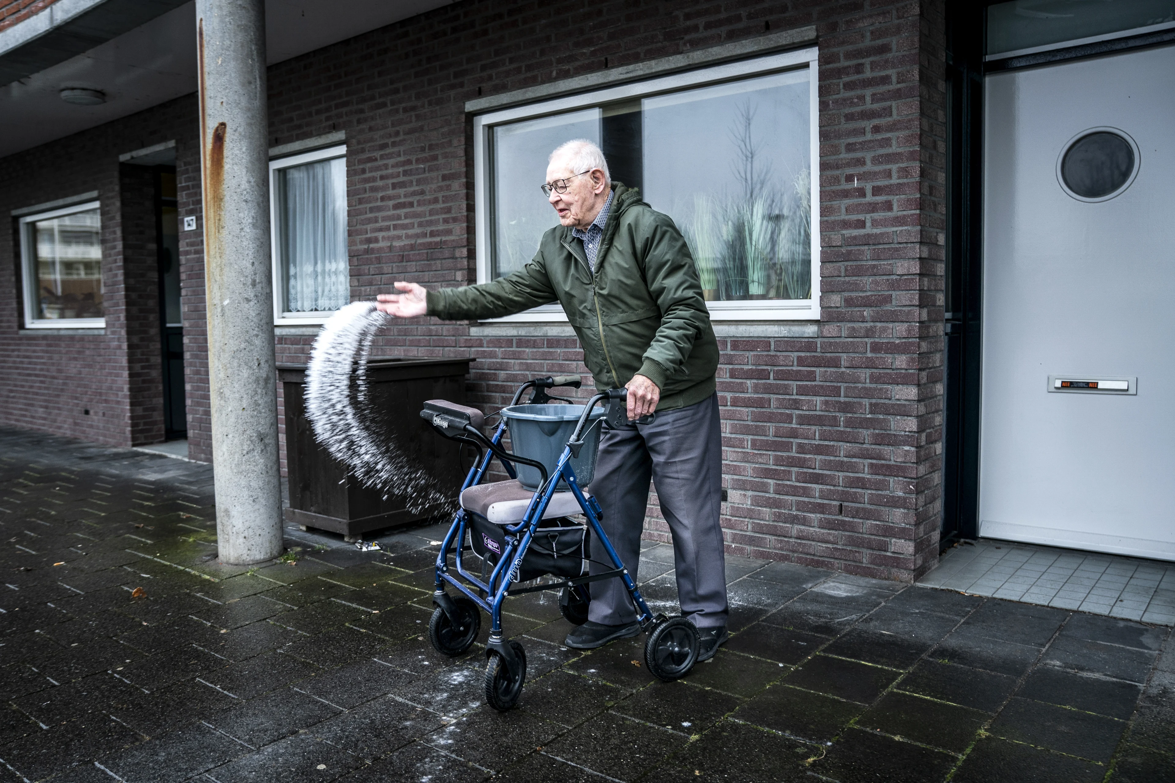 Dit was code rood: spekglad, veel ongelukken en instellingen dicht