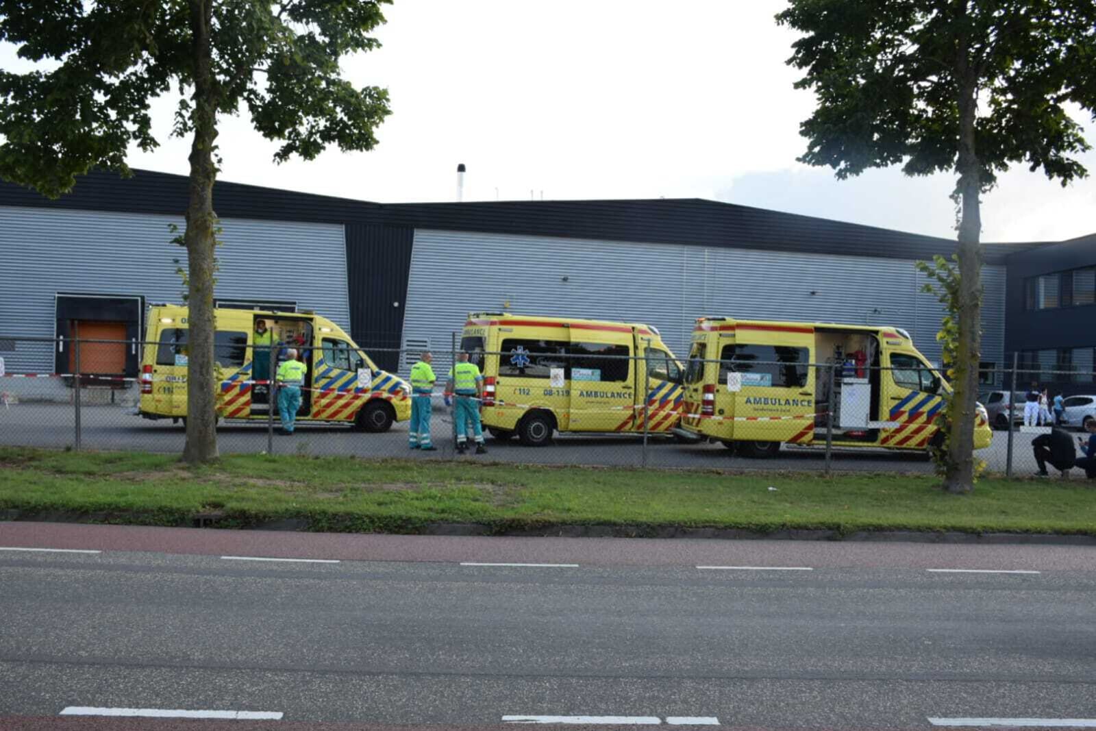 Ambulances naar vleesverwerker in Beuningen om gevaarlijke stof
