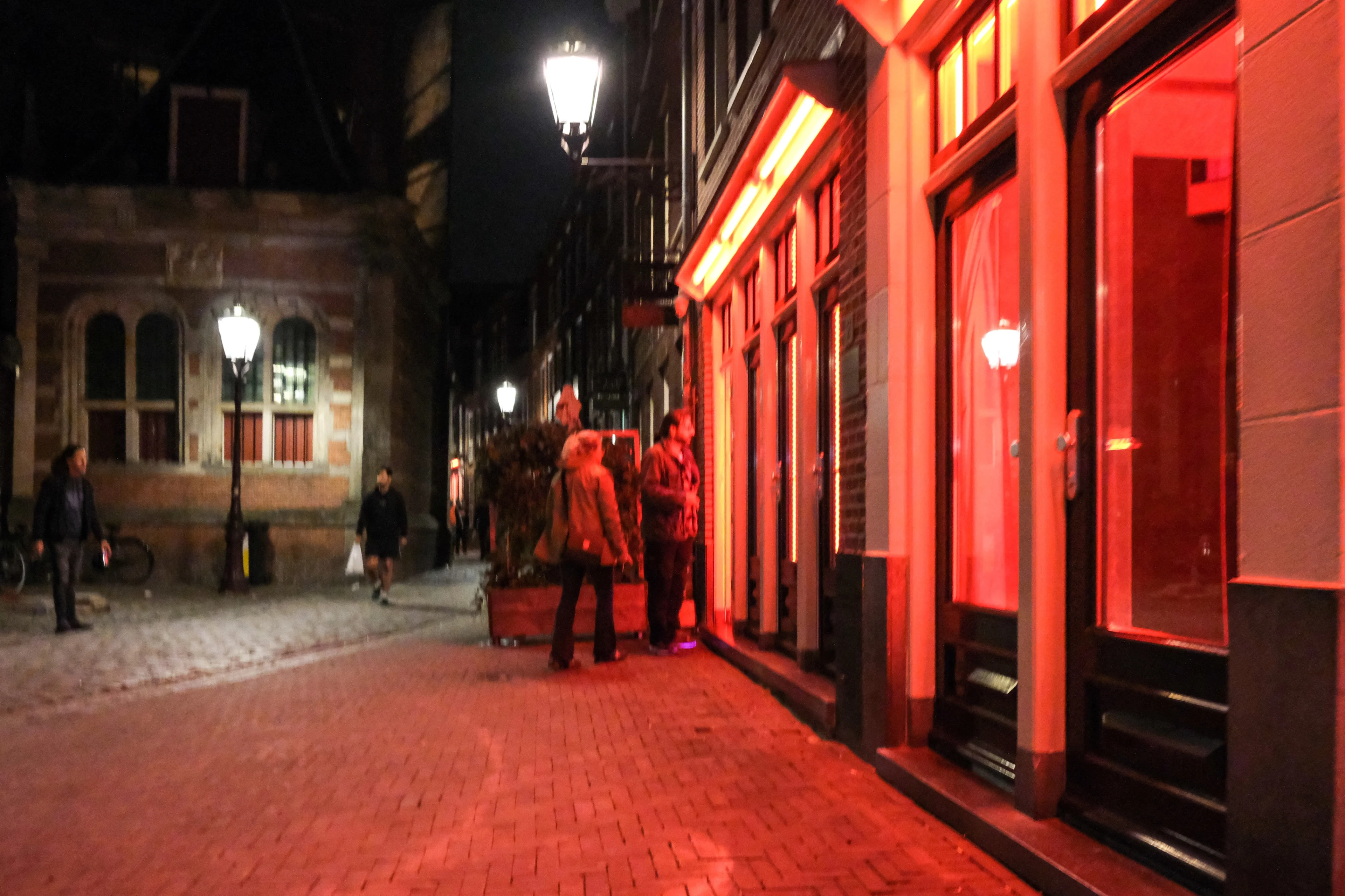 Maandenlange celstraffen geëist tegen Bulgaars duo voor uitbuiting op Amsterdamse Wallen