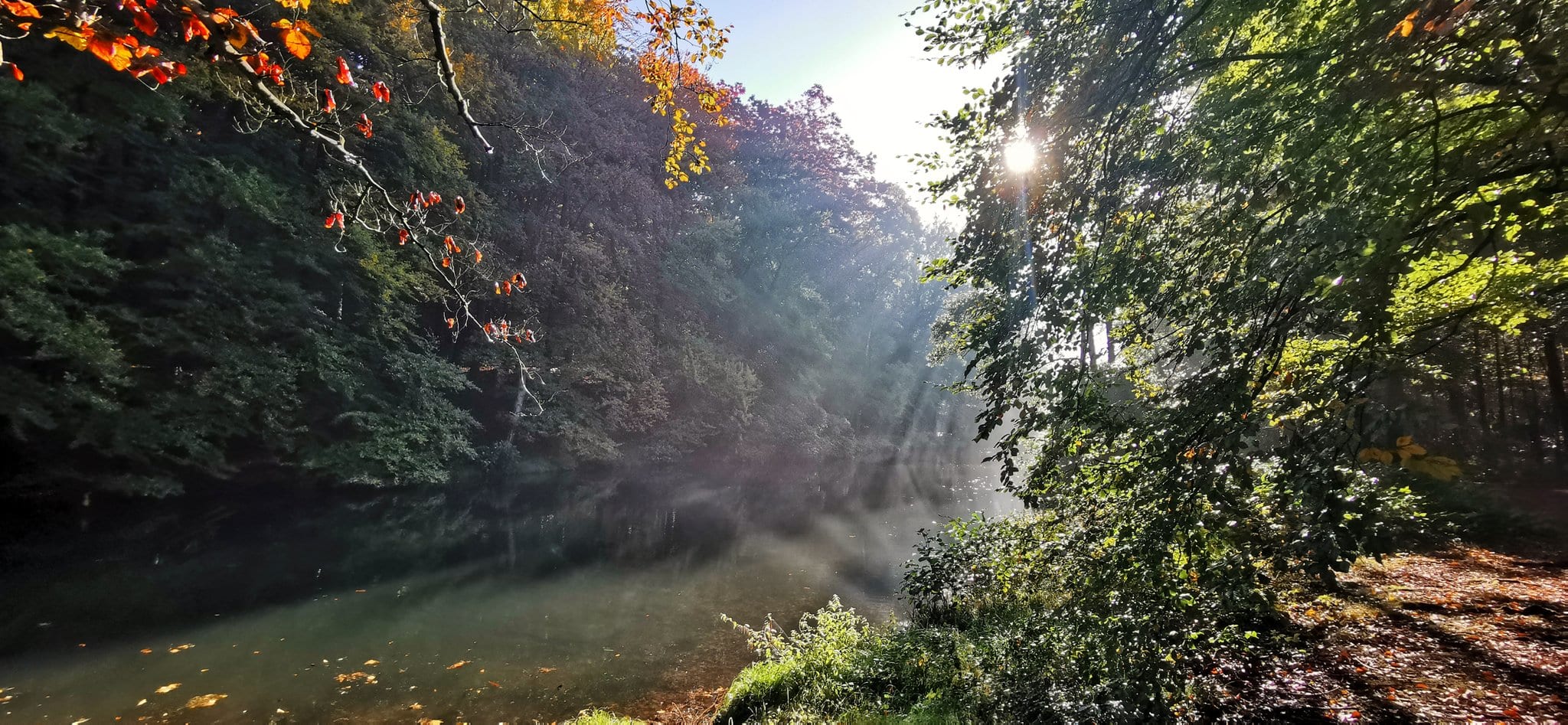 Wisselvallige maand met storm en ijzel eindigt met zonnig weekend