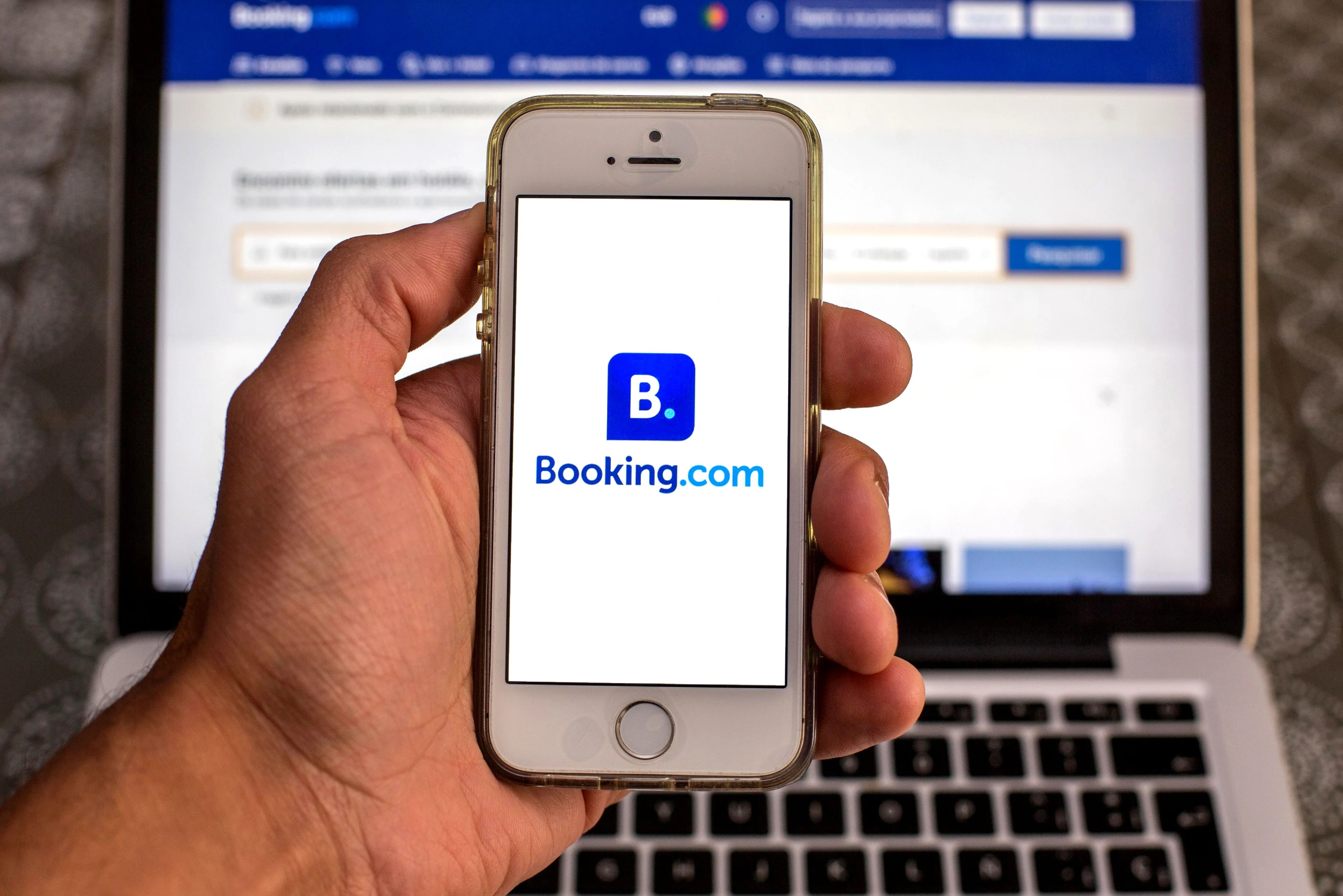 Kabinet vindt miljoenenbonussen bij Booking.com 'absoluut niet fraai'