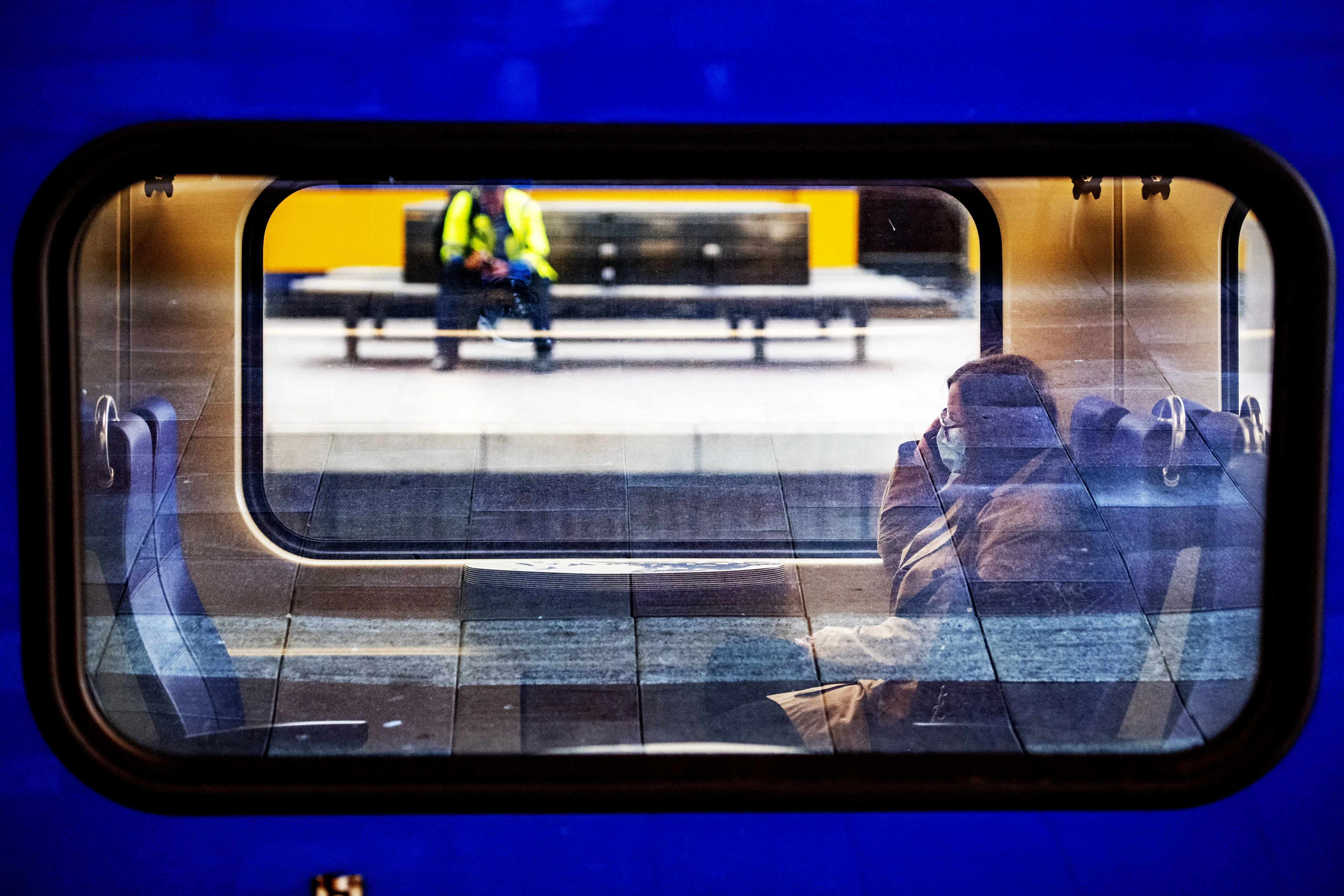 Alleen stoelen aan het raam straks beschikbaar in de trein
