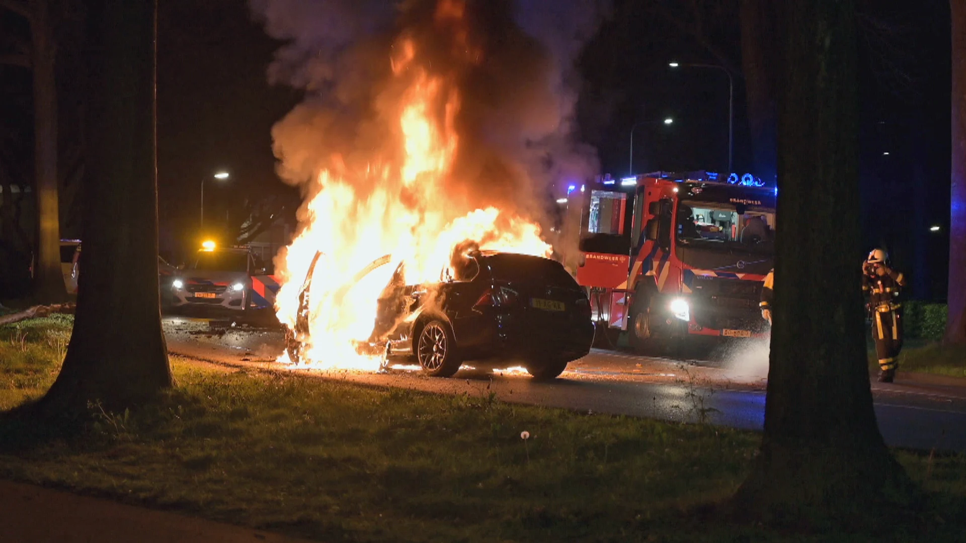 Politieachtervolging in Tilburg eindigt in brandende BMW en ziekenhuisbezoek