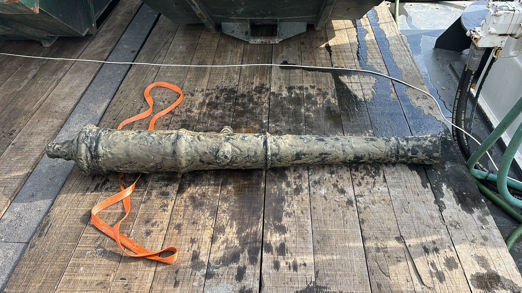 Kanonsloop gevonden in bagger van Brabantse rivier de Mark 