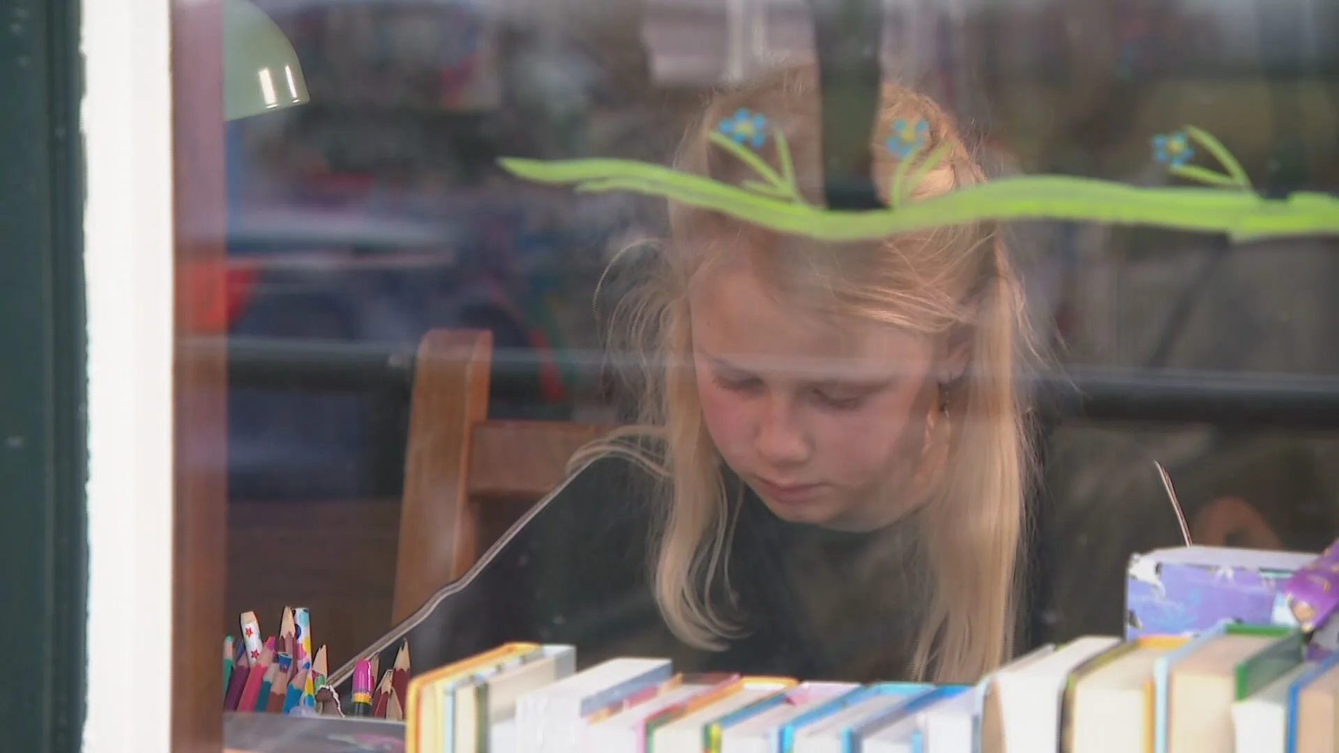 Kwetsbare Emma (10) zit al sinds maart thuis en wacht op vaccin: 'De rek begint eruit te raken'