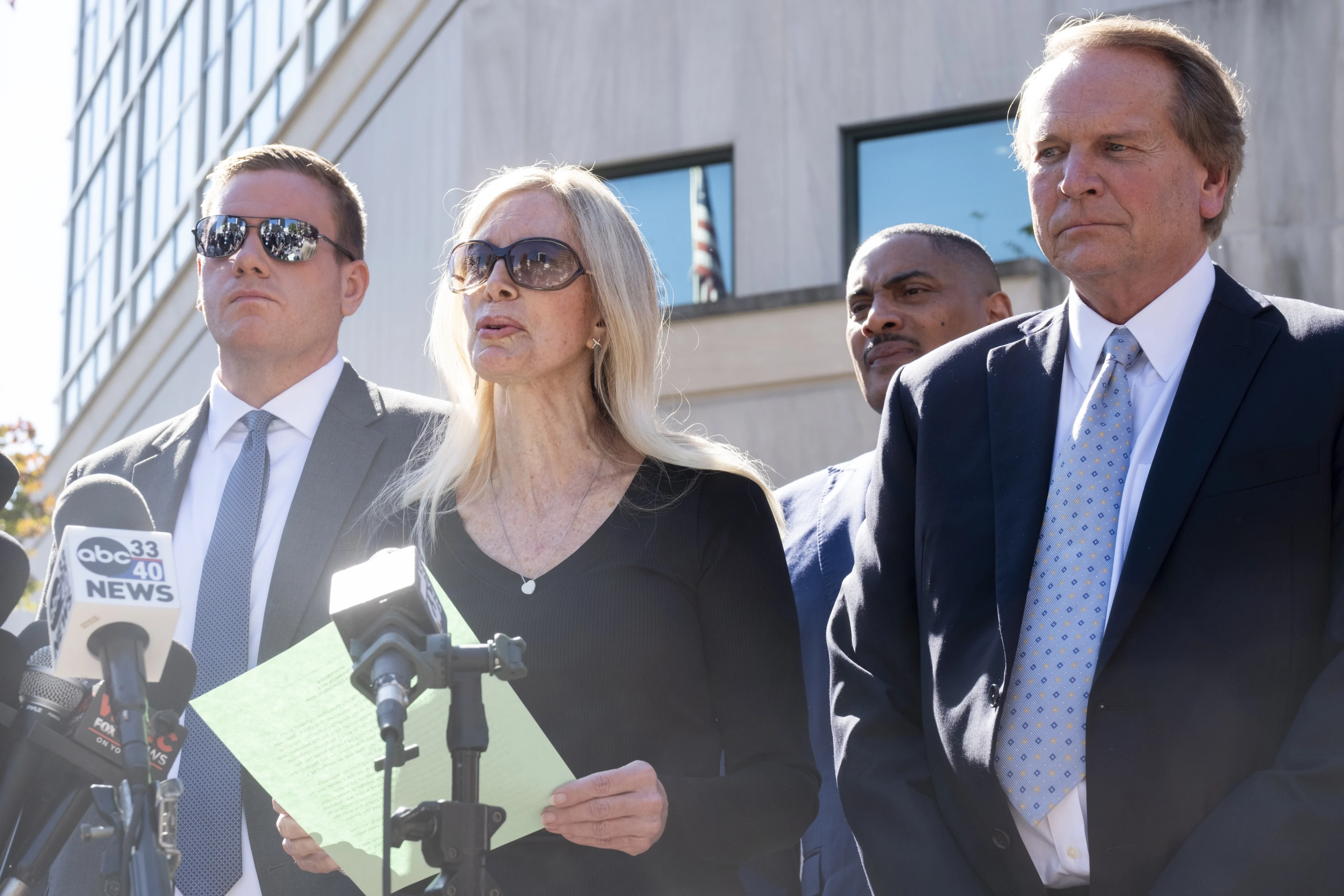 Moeder Holloway: Van der Sloot geeft doden Natalee toe