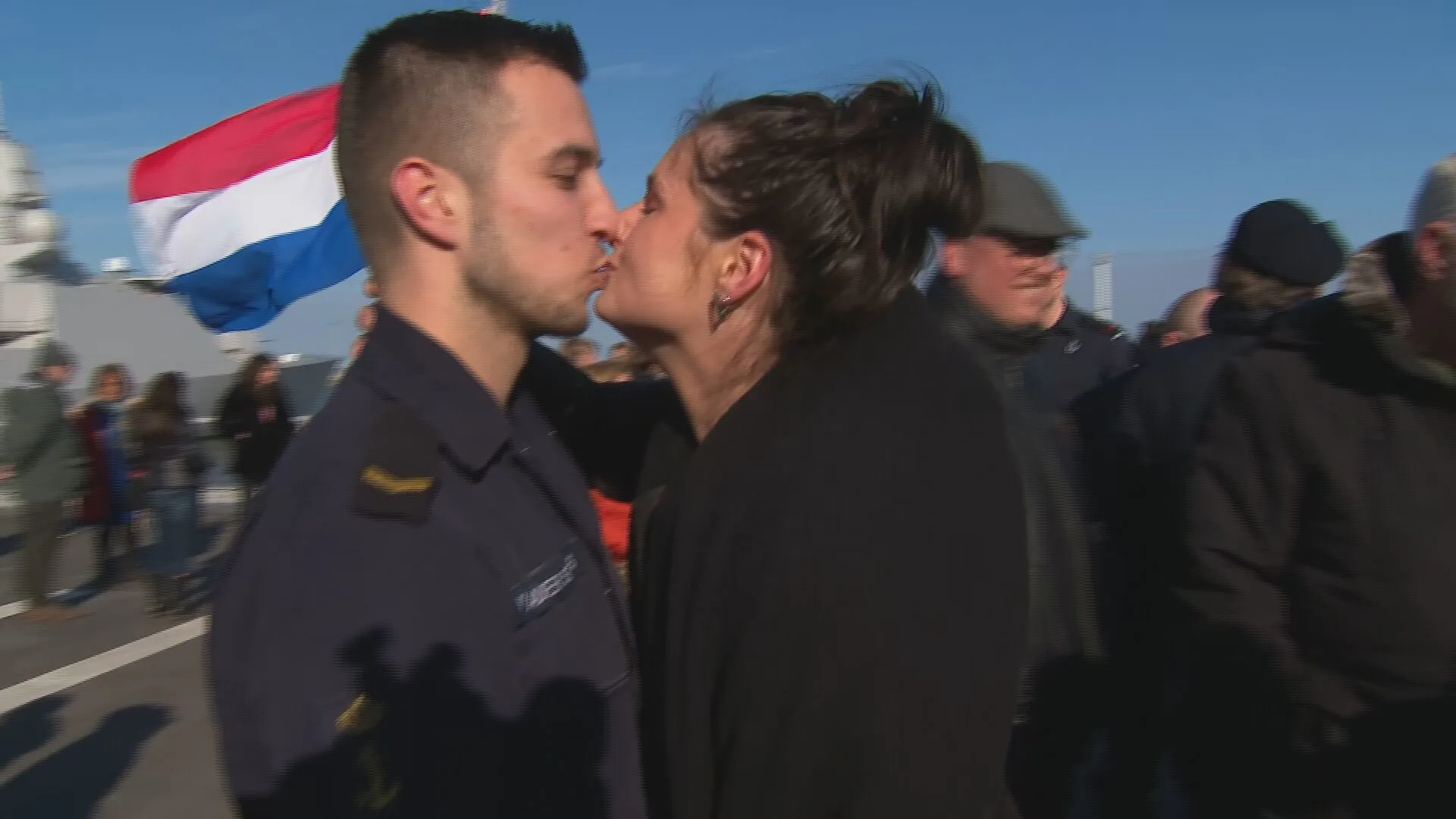 Marinemannen en -vrouwen zetten koers richting NAVO-oefening: 'Iedereen houdt zich groot, maar van binnen denk je anders'