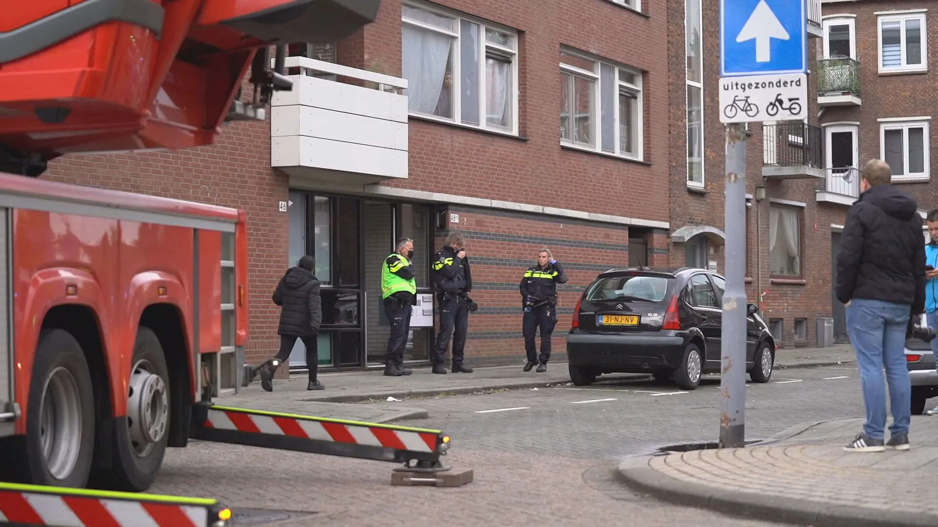 Jongen (17) overleden na steekpartij in Rotterdam, moeder in het ziekenhuis