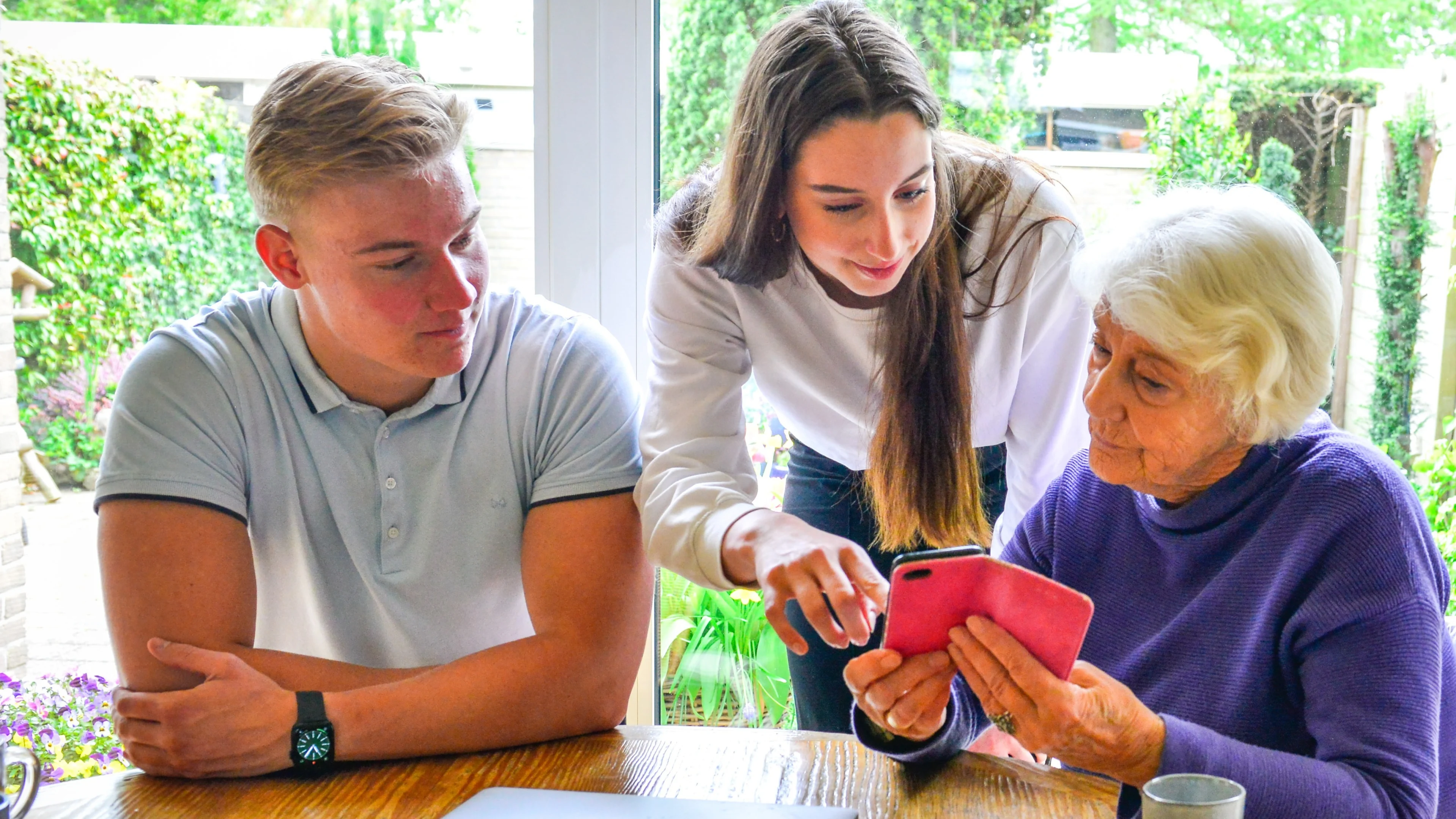 Modern taalgebruik op Whatsapp: 'Een punt achter een bericht kan echt niet'