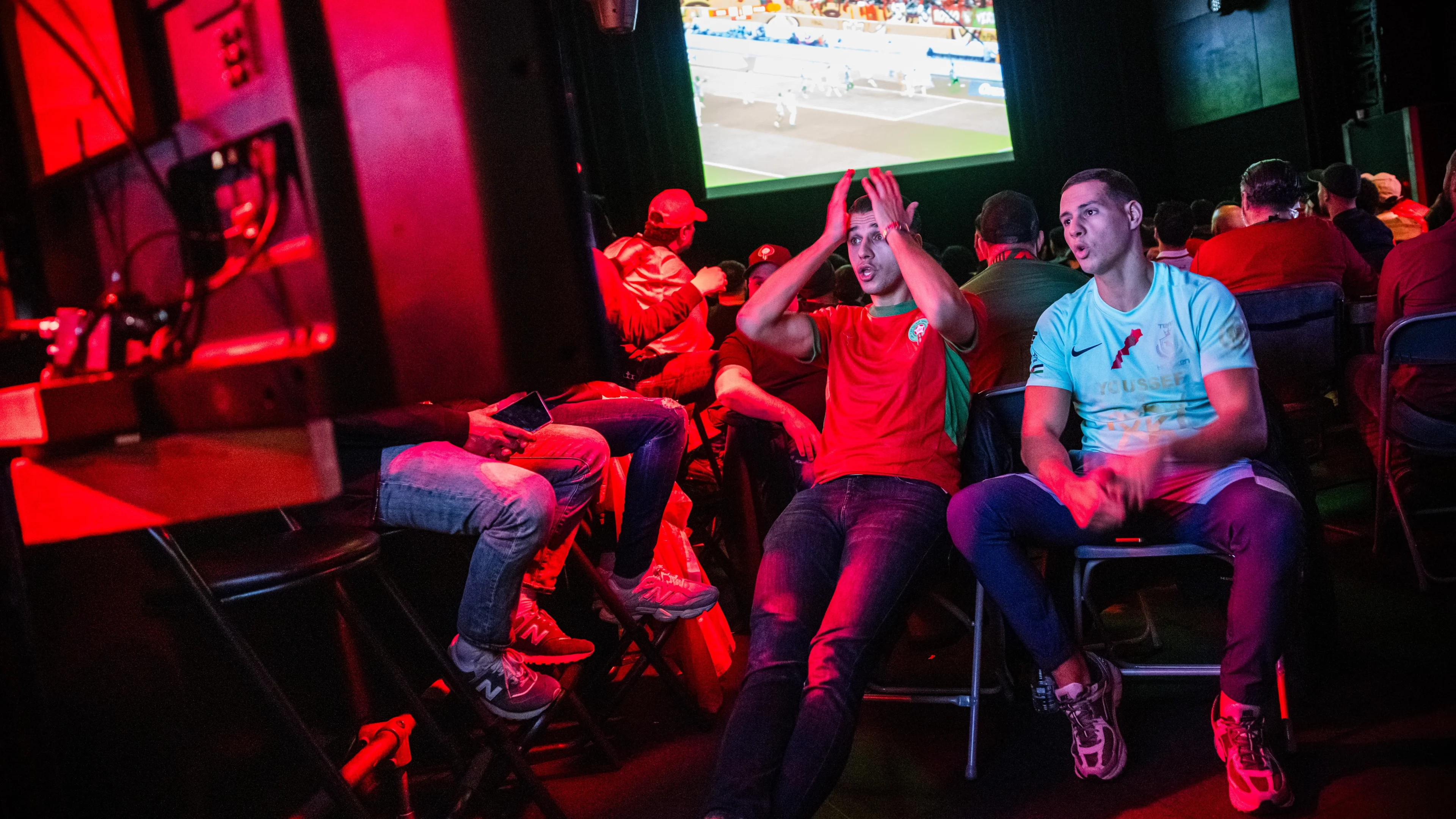 Marokkaanse Nederlanders zien hun team finale Afrika Cup verliezen