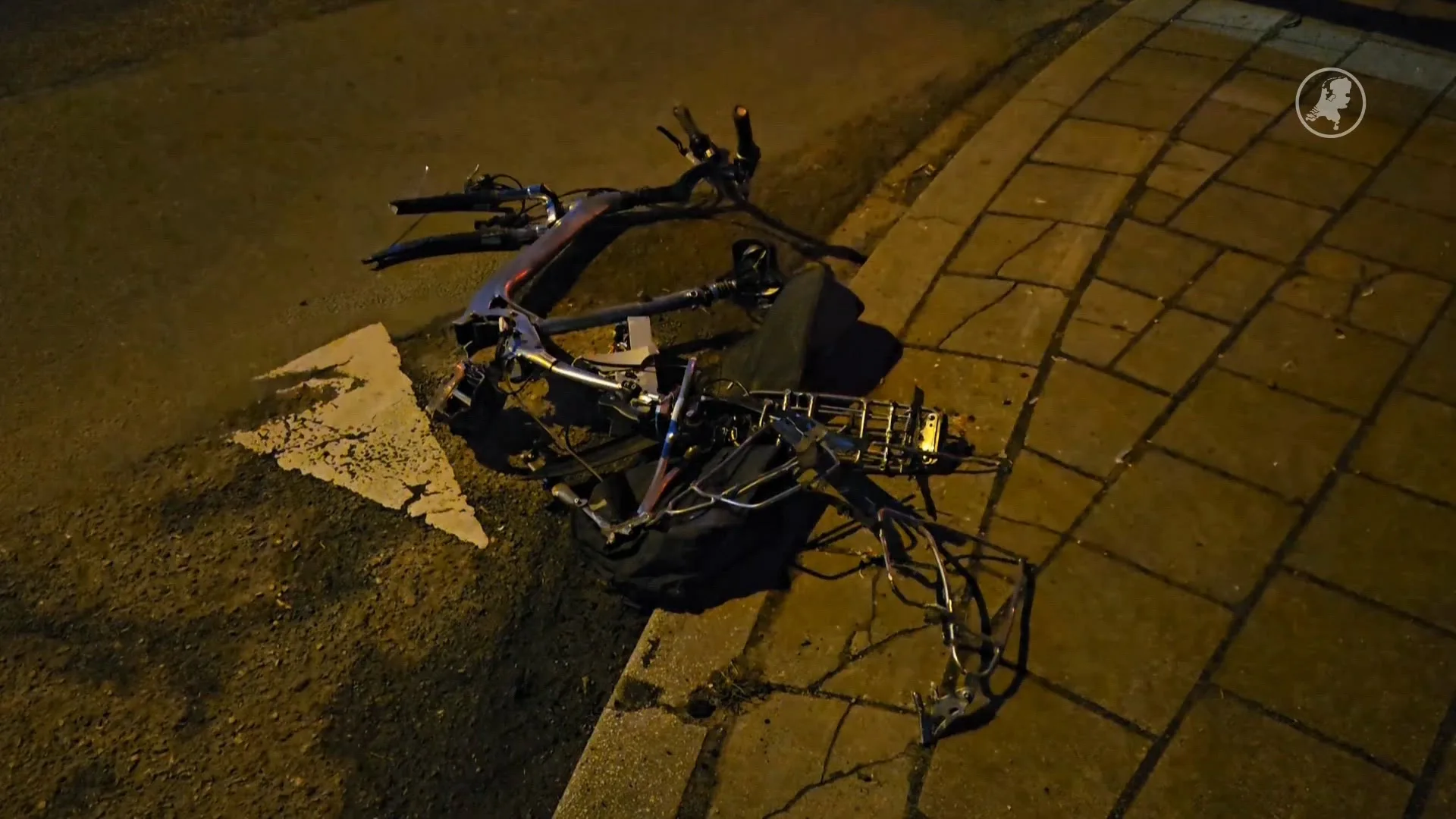 Fietser honderden meters meegesleurd door vrachtwagen in Losser