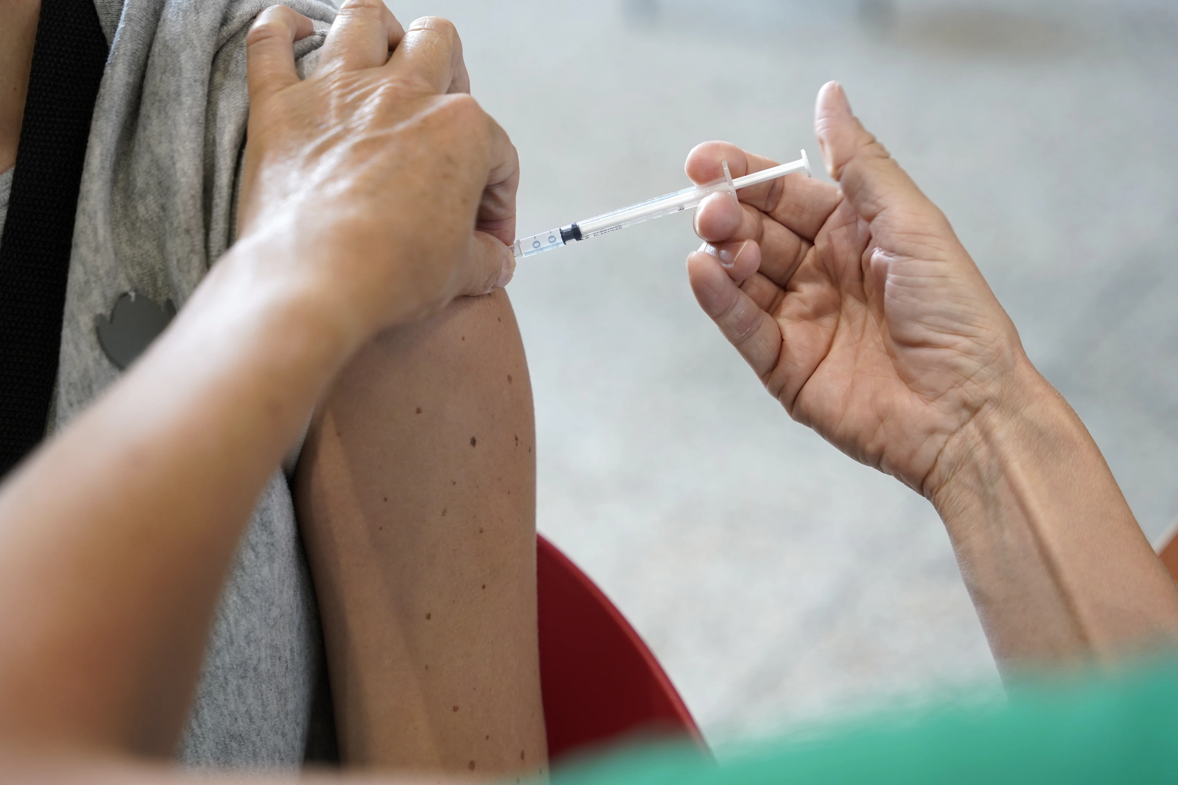 Snel een boosterprik nodig? In Duisburg kun je 'm krijgen 