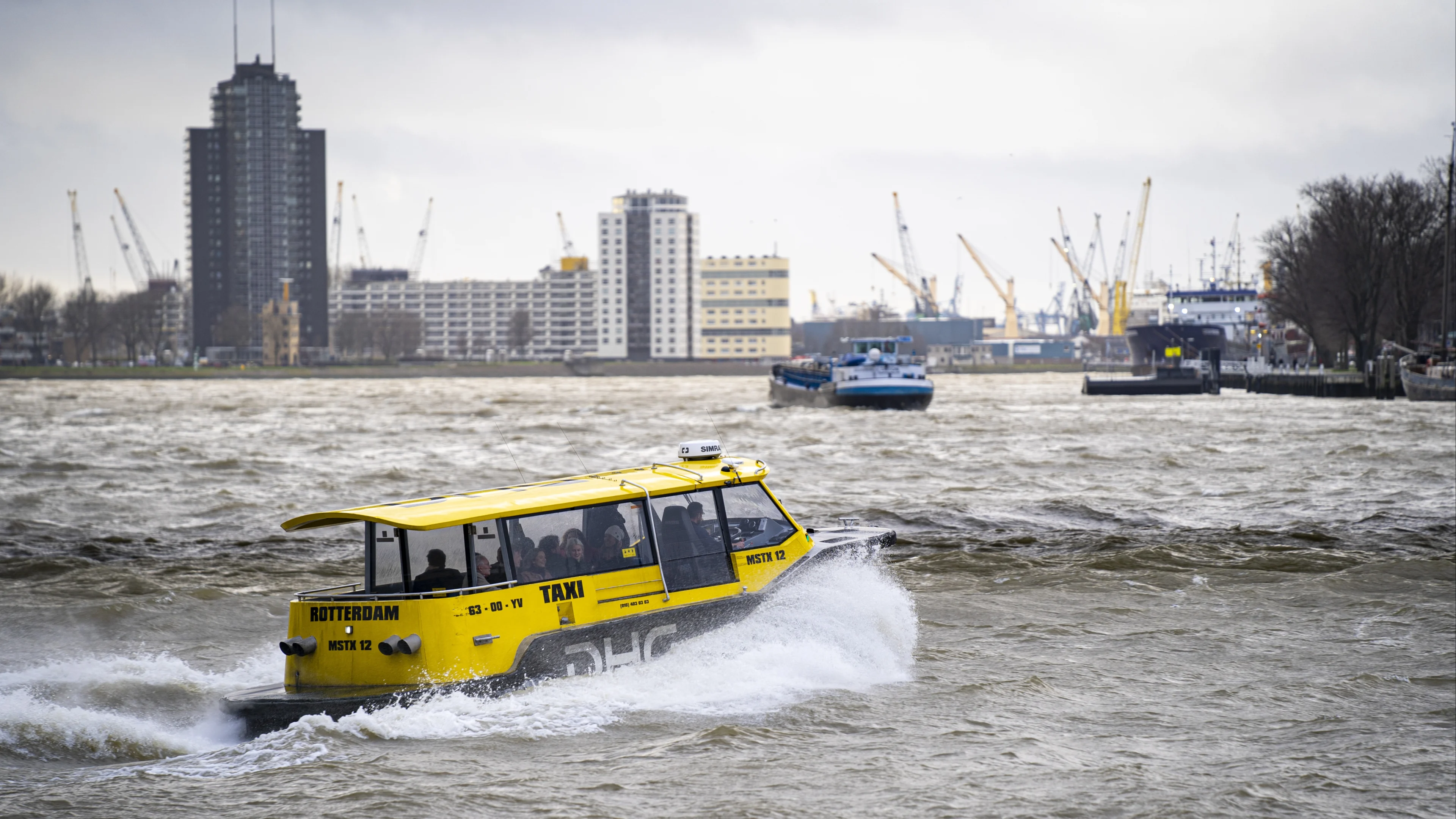 'Watertaxi Rotterdam niet veilig genoeg'