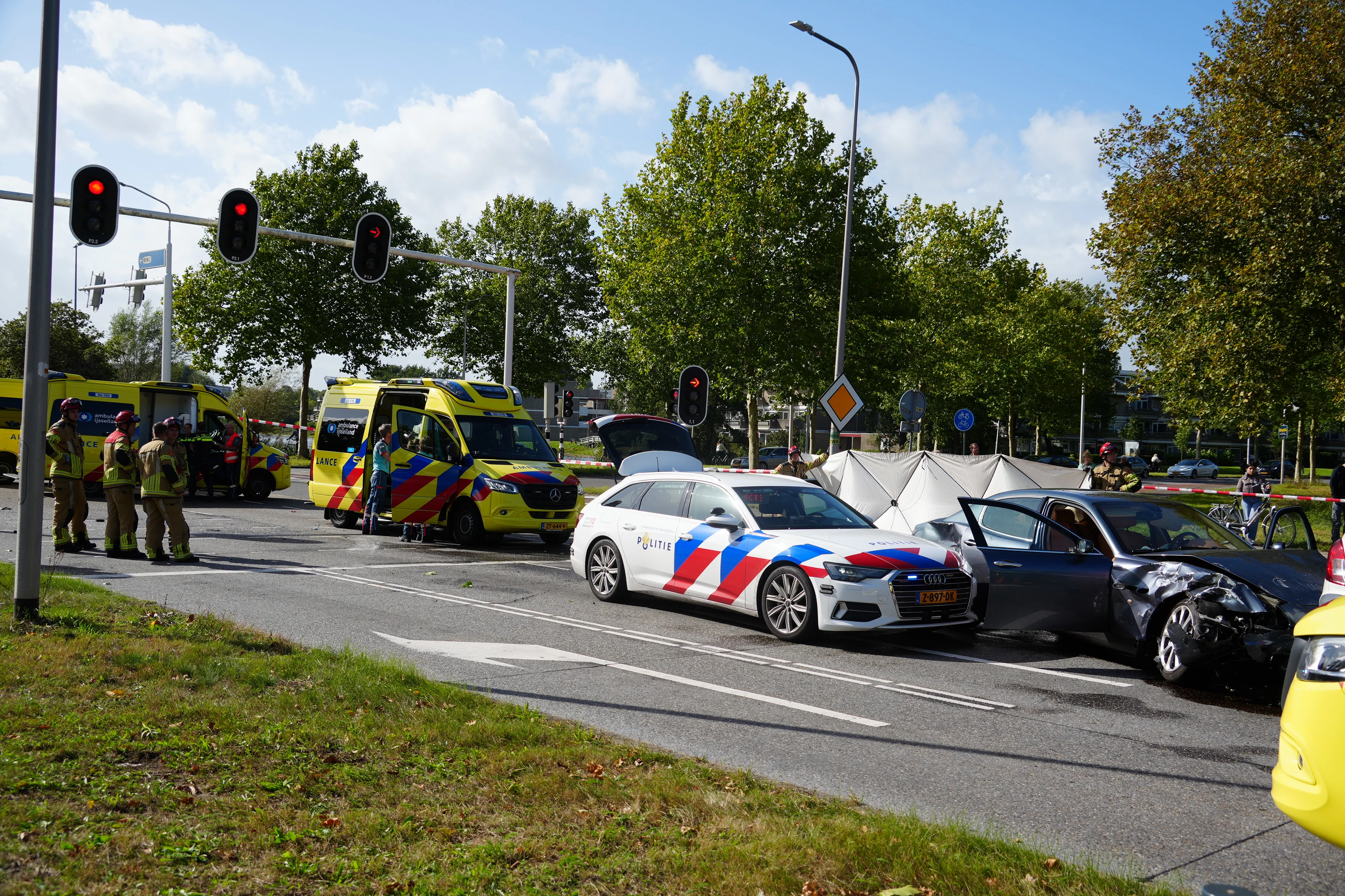 Zwaar ongeval na negeren stopteken in Zwolle, 6 gewonden naar het ziekenhuis