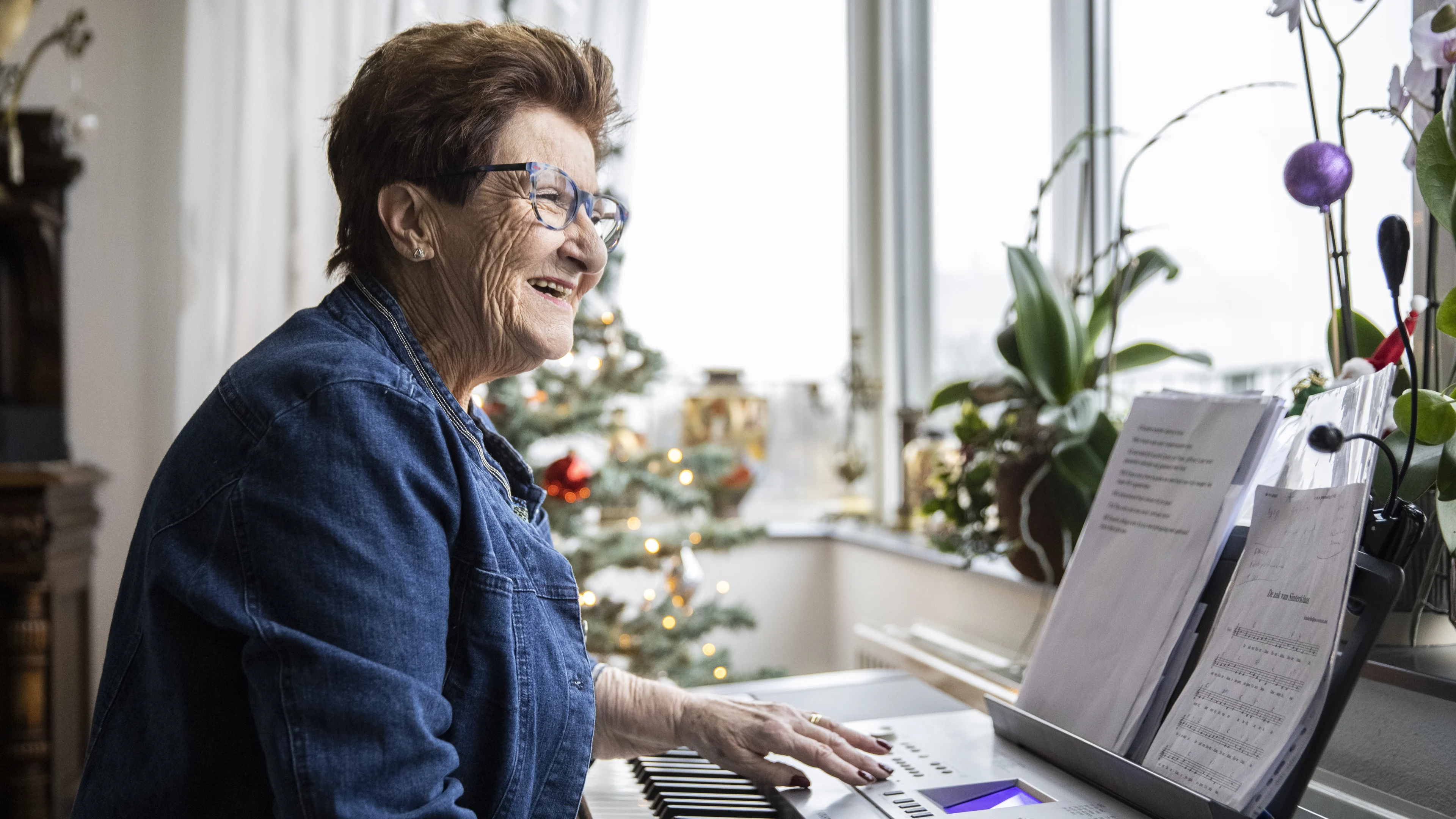 Orgel Joke na maand in ziekenhuis weer thuis: 'Heerlijk om weer in mijn eigen omgeving te zijn'