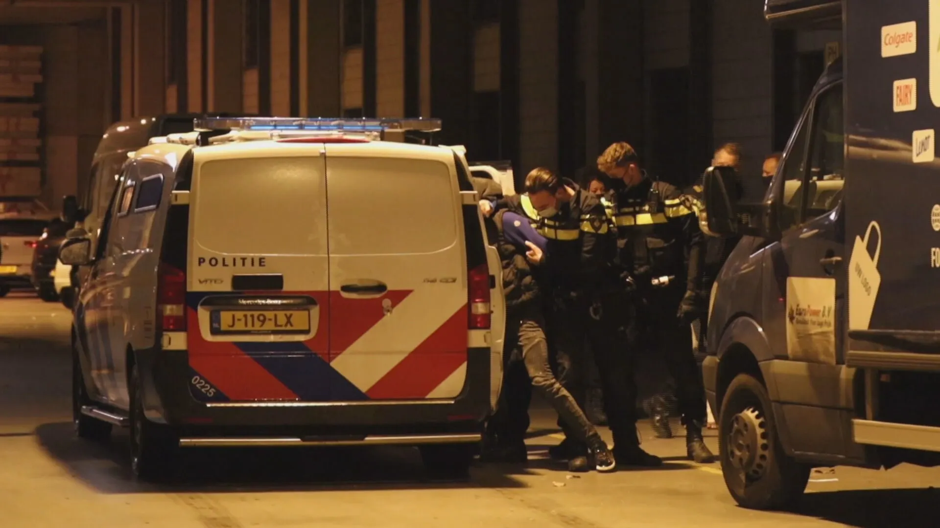 Politie beëindigt coronafeestje met veertig mensen in Haags bedrijfspand