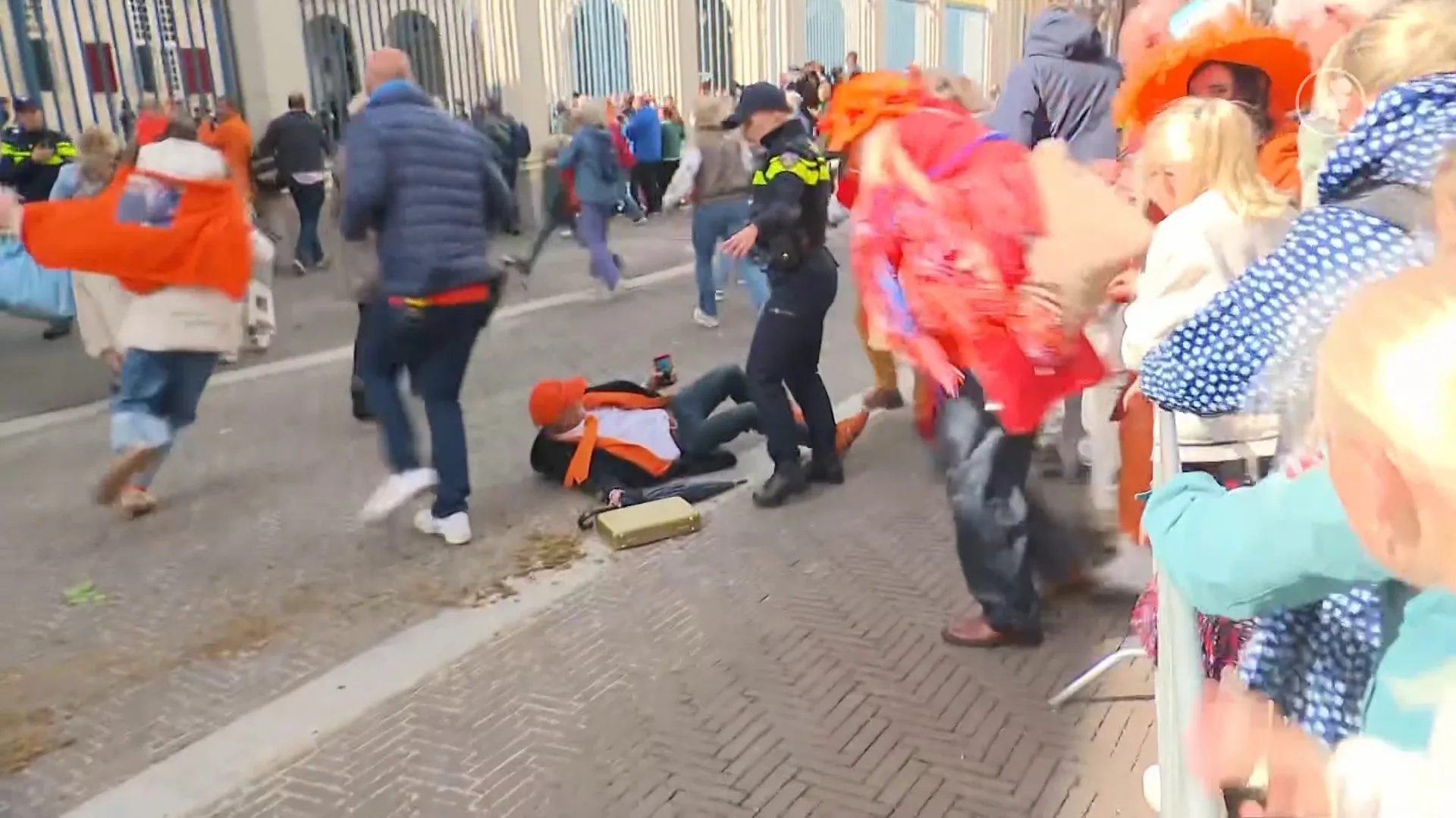 Johan Vlemmix belandt in paardenpoep bij balkonscène Prinsjesdag